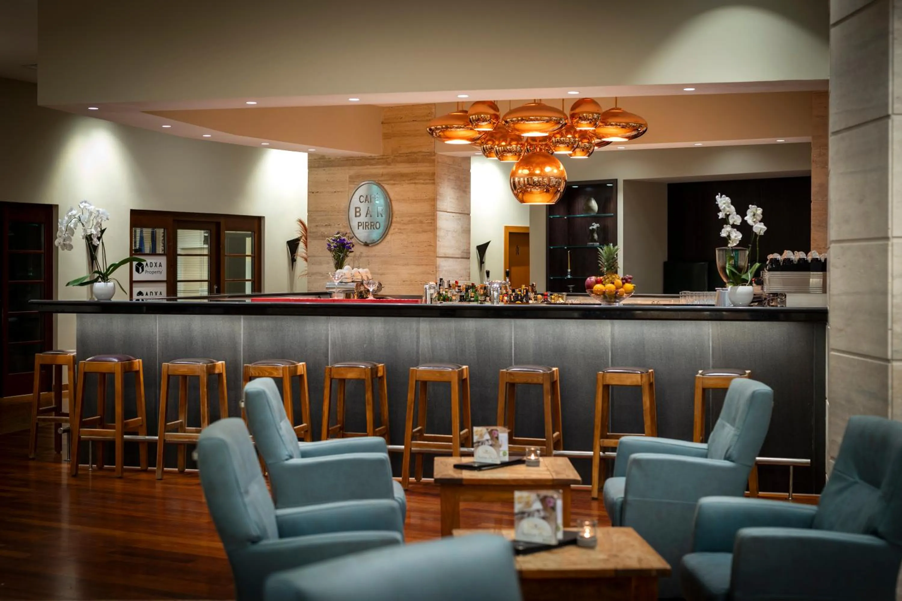 Lounge or bar in Rogner Hotel Tirana