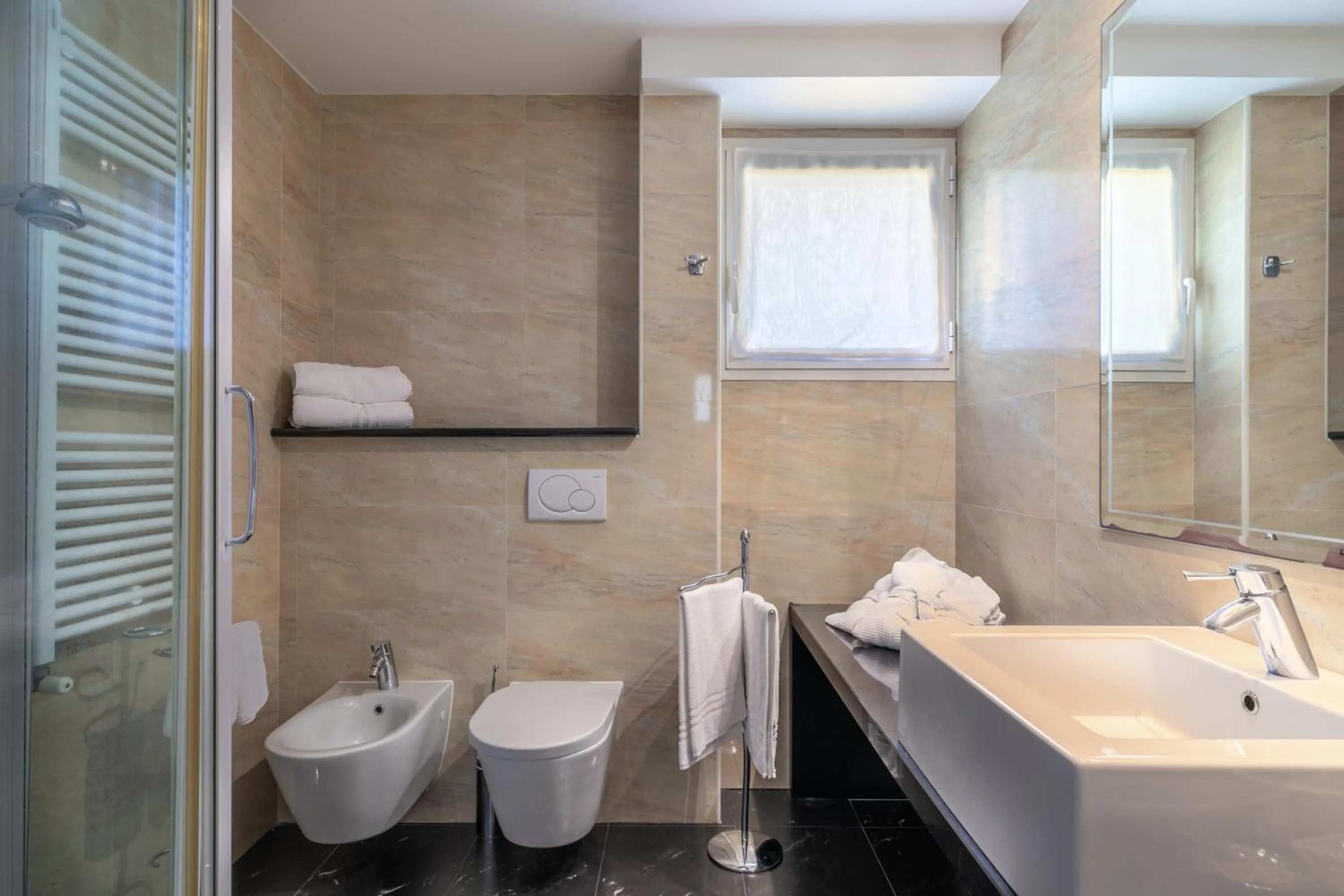 Shower in Hotel Villa Doimo