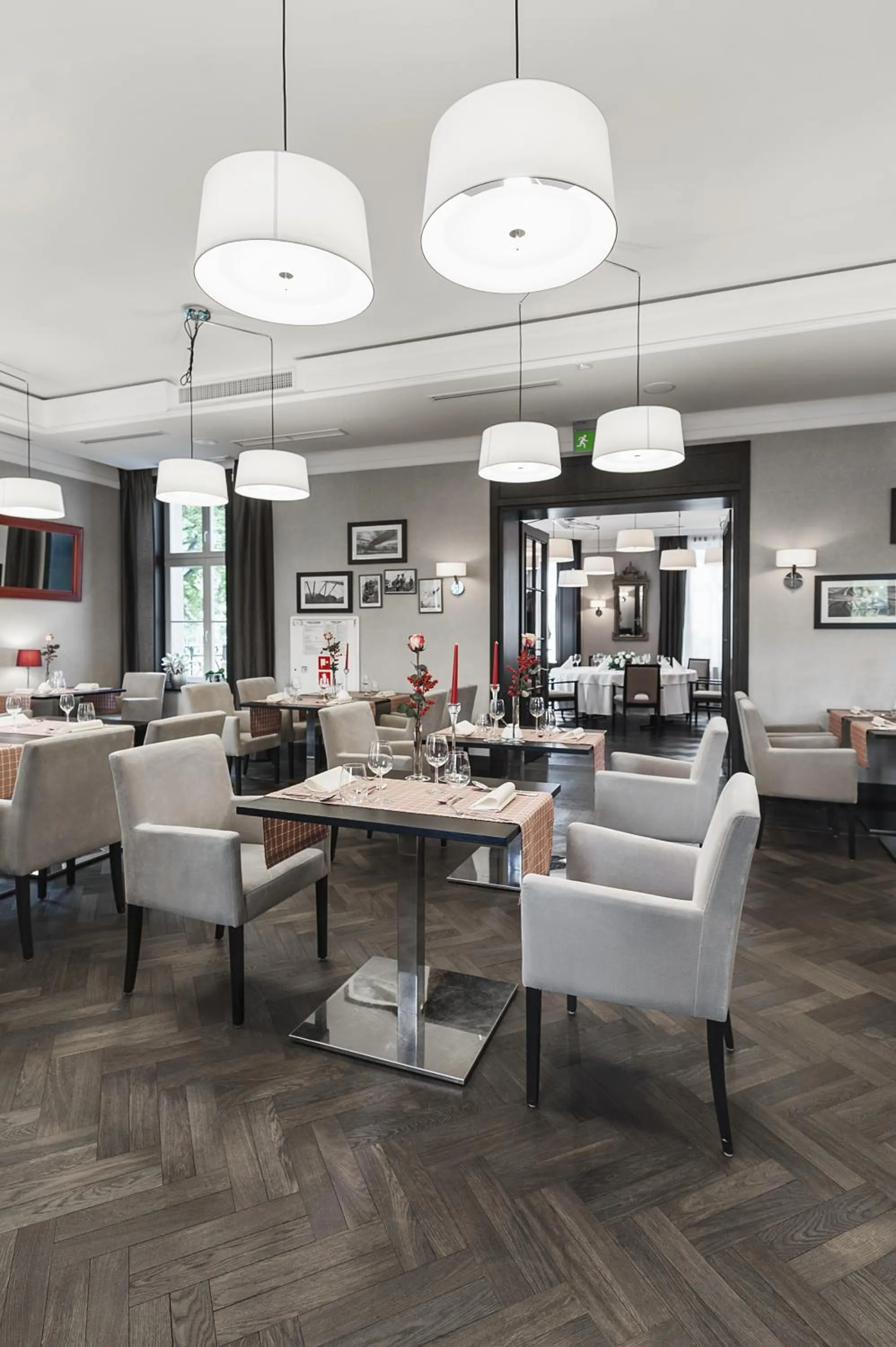 Restaurant/places to eat in Red Baron Hotel & Restaurant