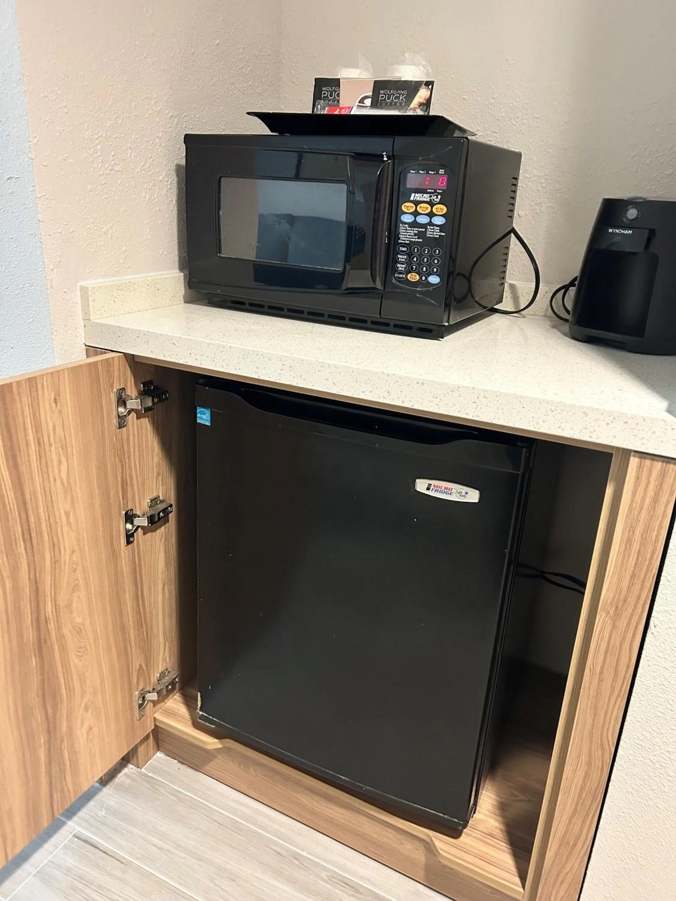 Coffee/tea facilities in Wingate by Wyndham Richmond Short Pump