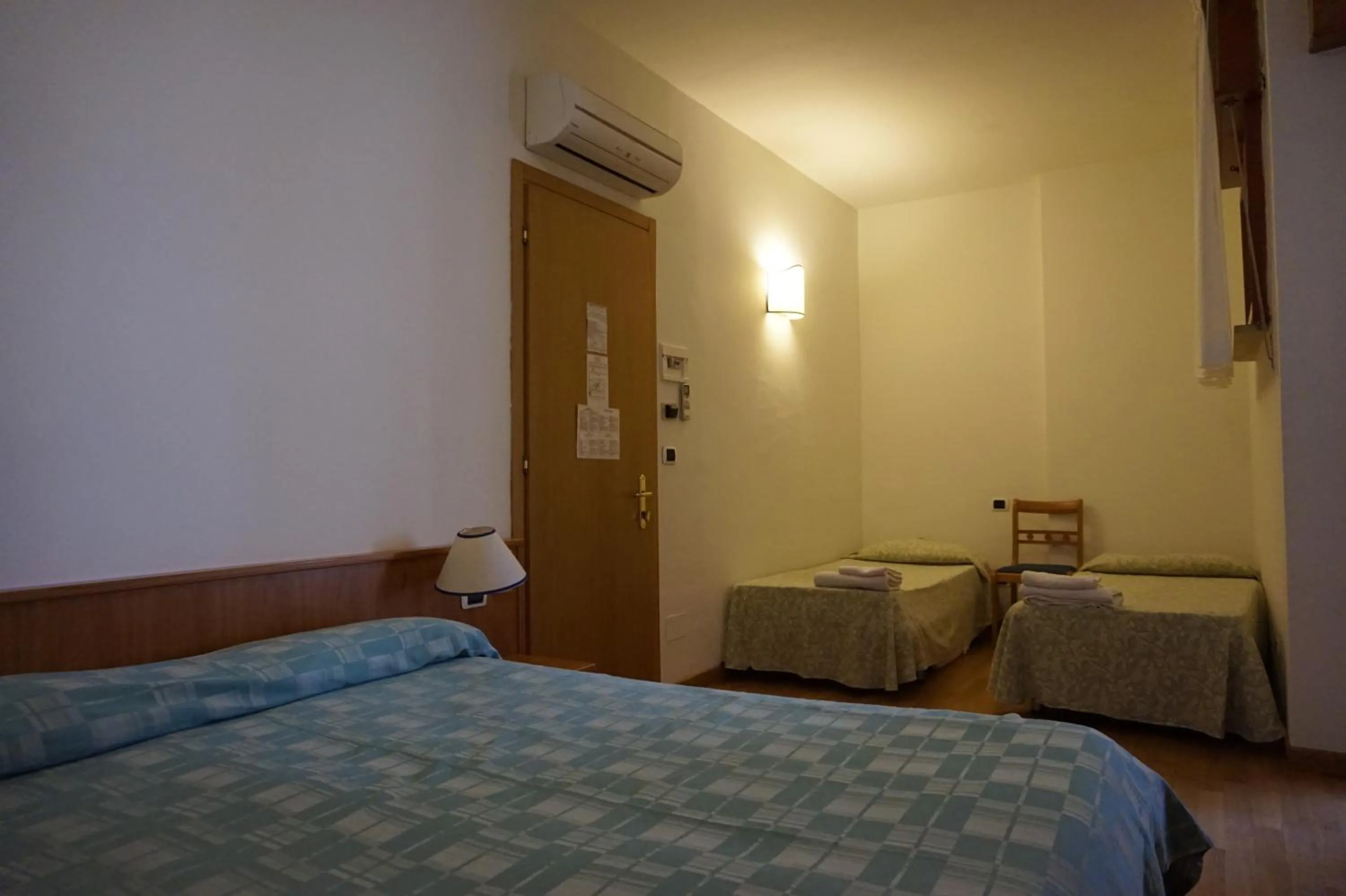 Bedroom, Bed in Hotel Flora