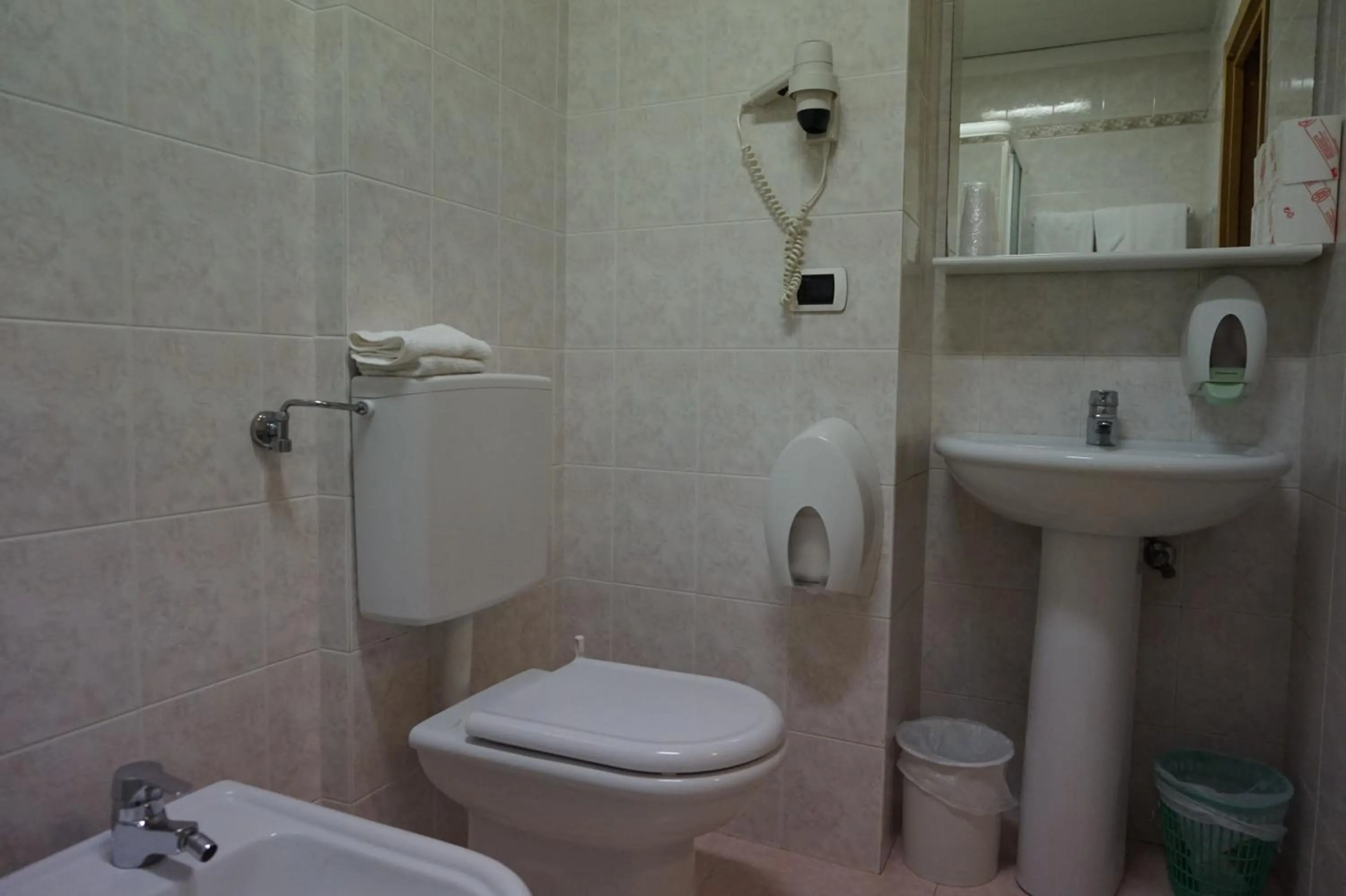 Bathroom in Hotel Flora