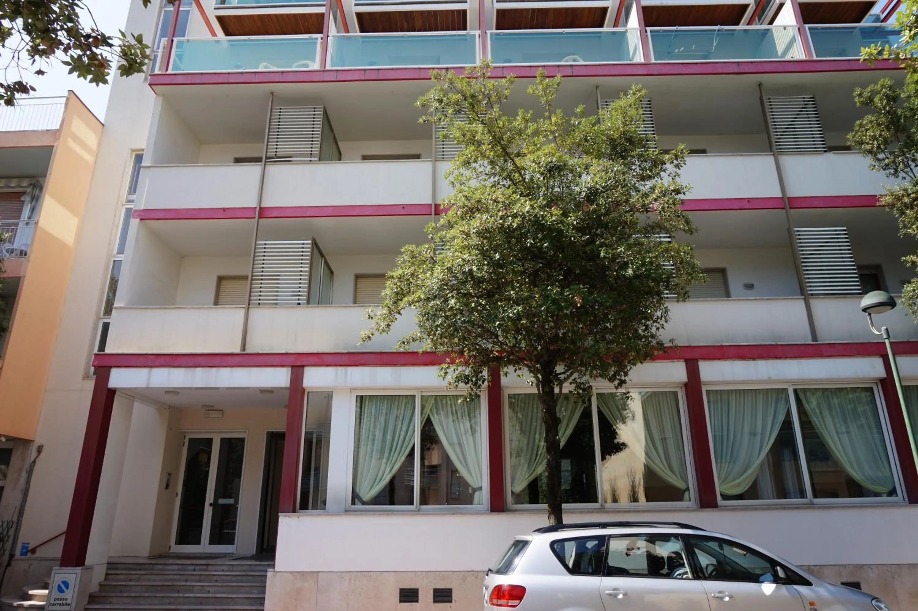 Facade/entrance in Hotel Flora