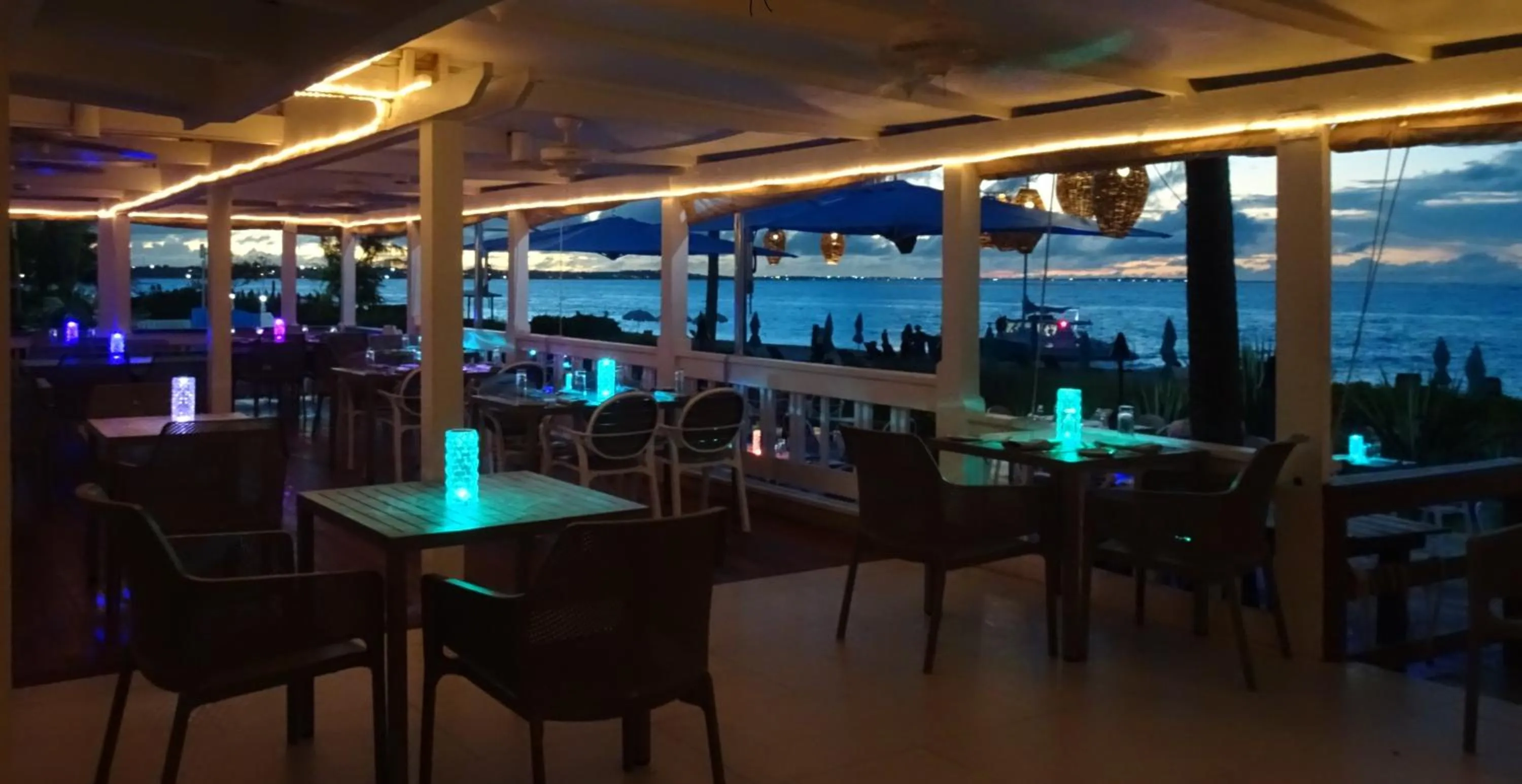 Restaurant/places to eat in Sibonne Beach Hotel