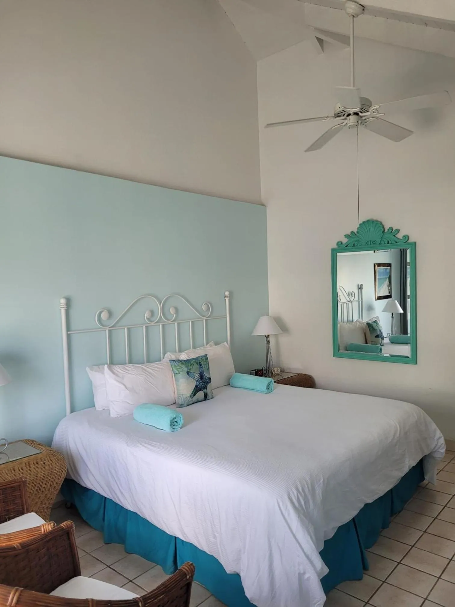 Bed in Sibonne Beach Hotel