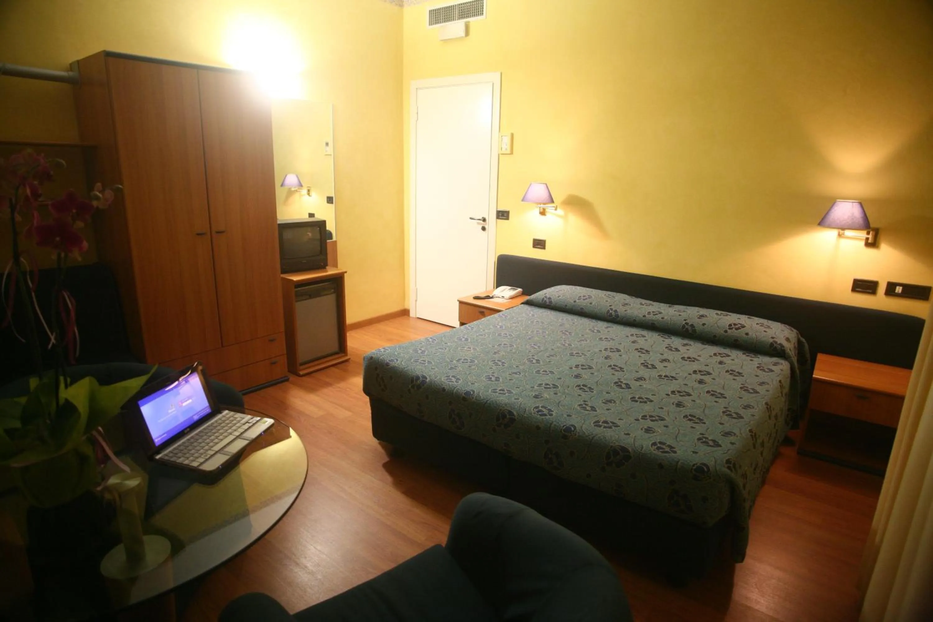 Bedroom, Bed in Hotel Victoria