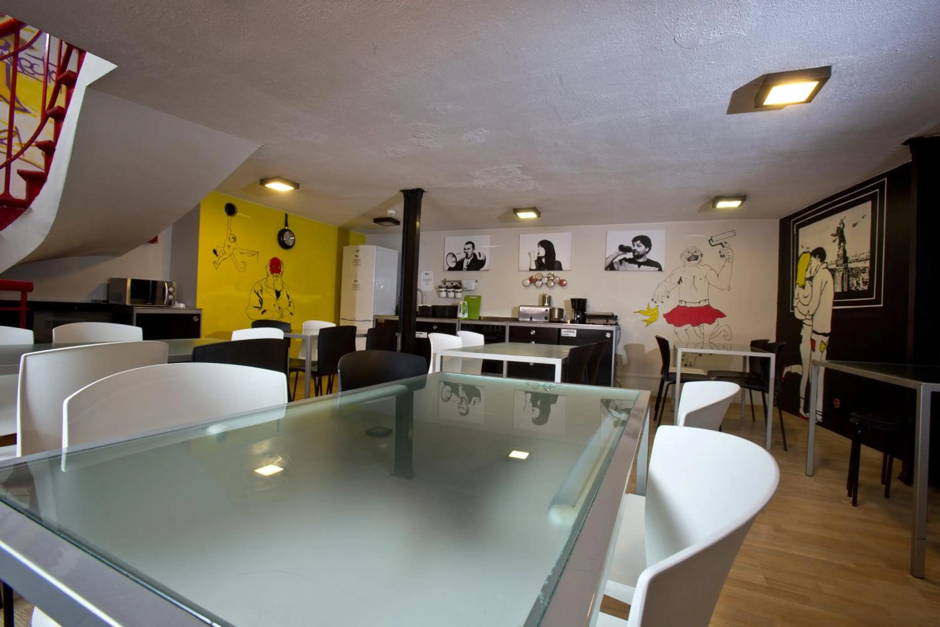 Restaurant/Places to Eat in Corner Hostel