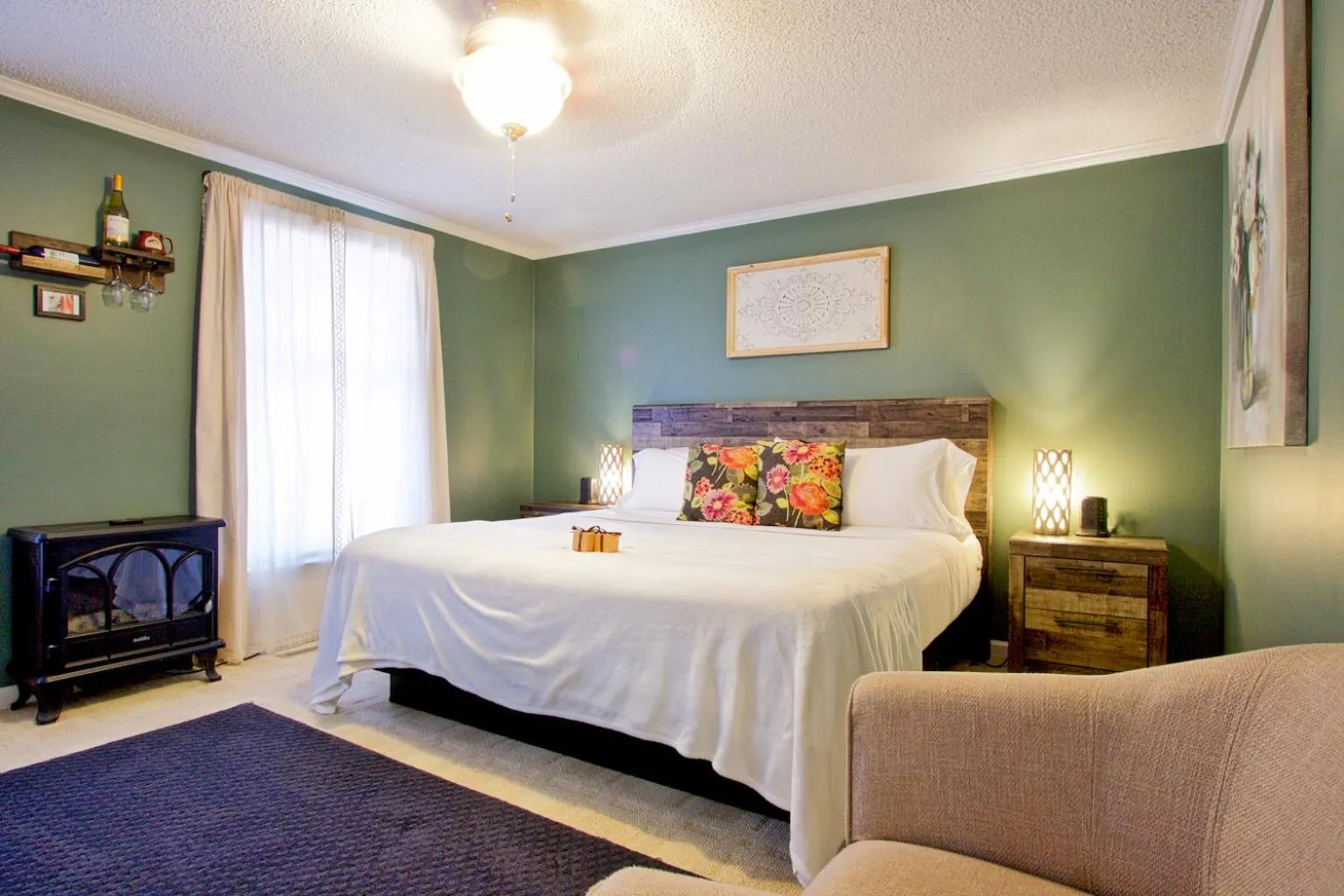 Bed in Blacksburg Bed & Breakfast