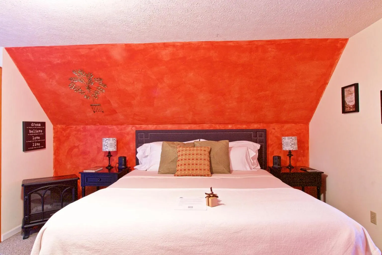 Bed in Blacksburg Bed & Breakfast