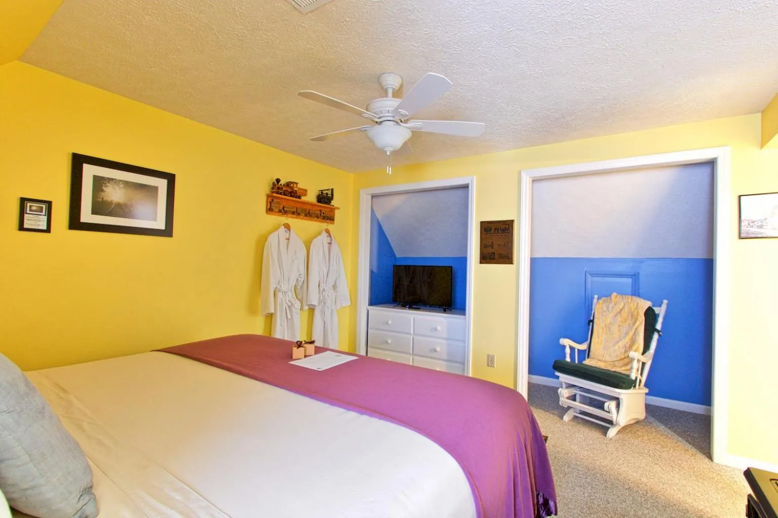 Bed in Blacksburg Bed & Breakfast