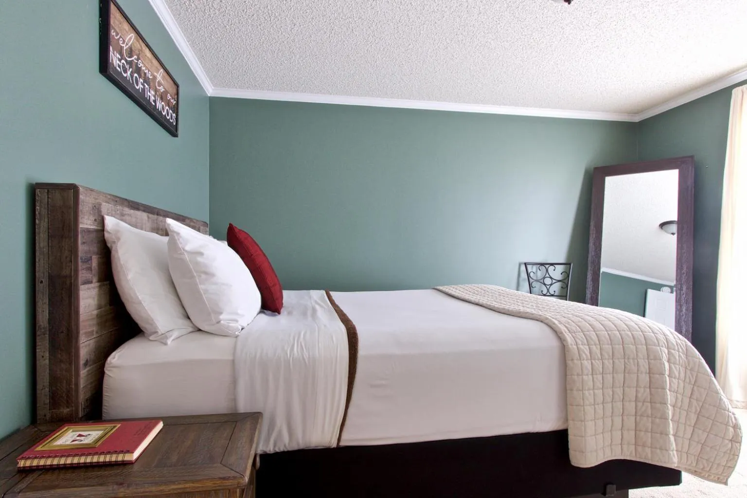 Bed in Blacksburg Bed & Breakfast