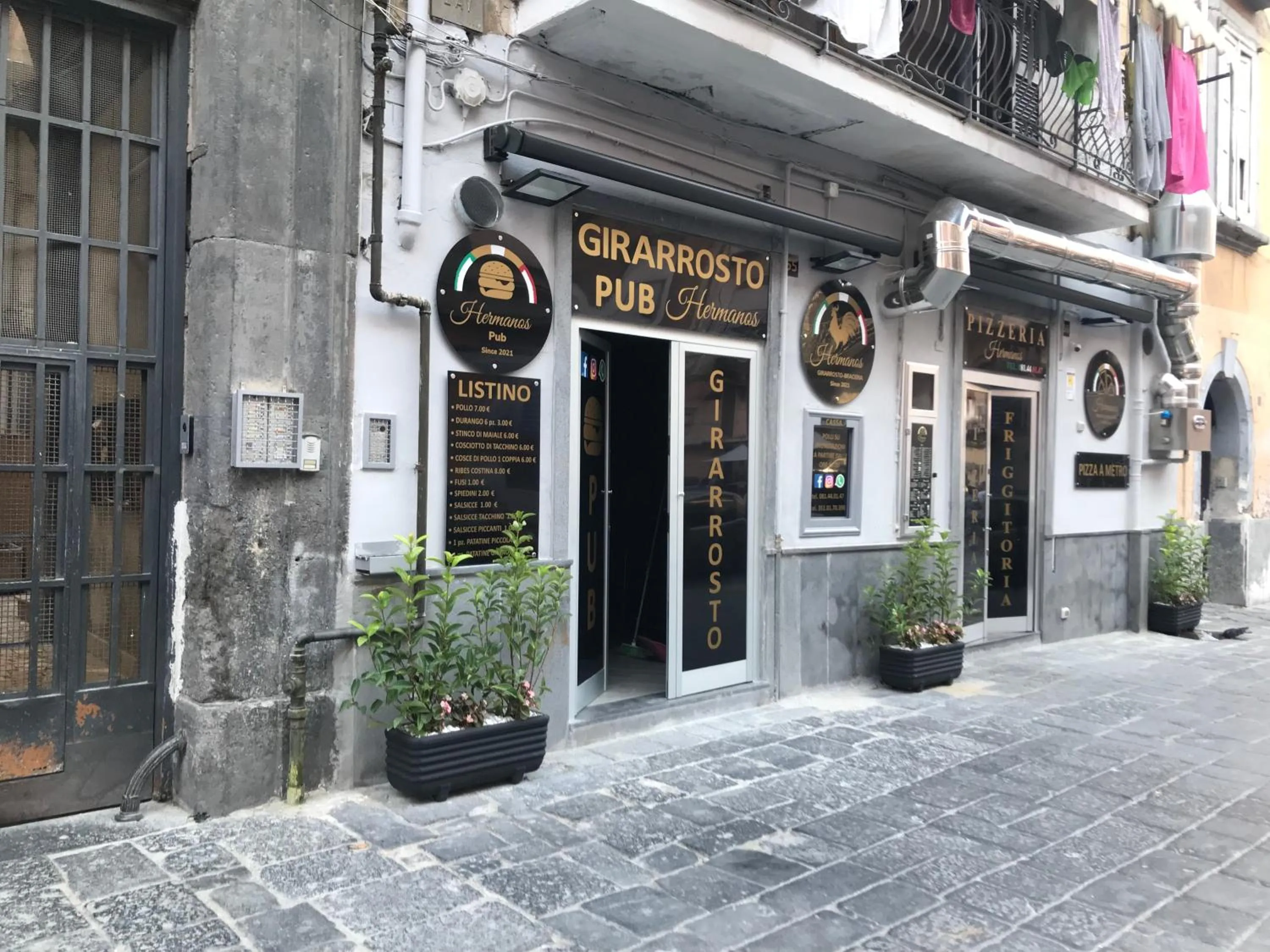 Facade/entrance in Regy