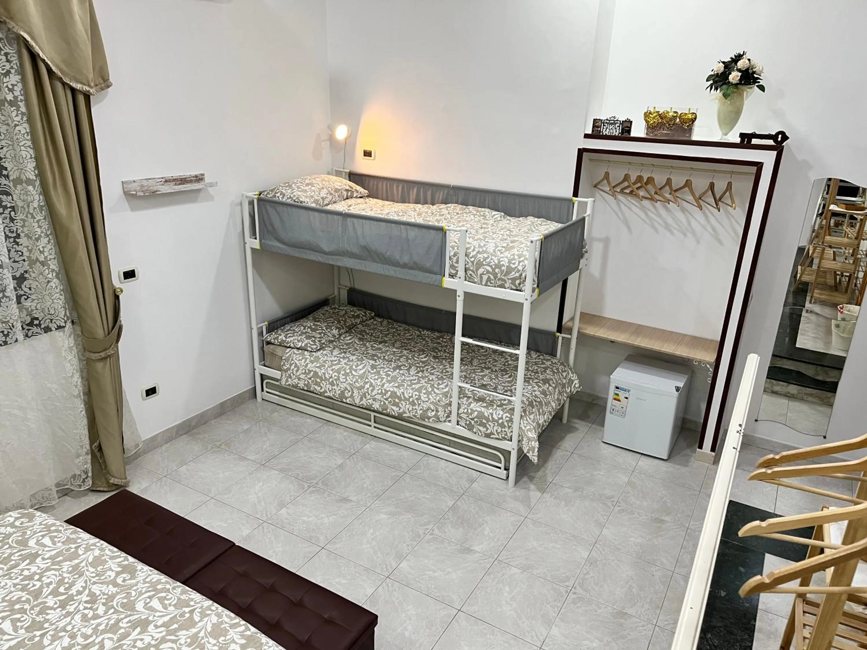 bunk bed, Bed in Regy