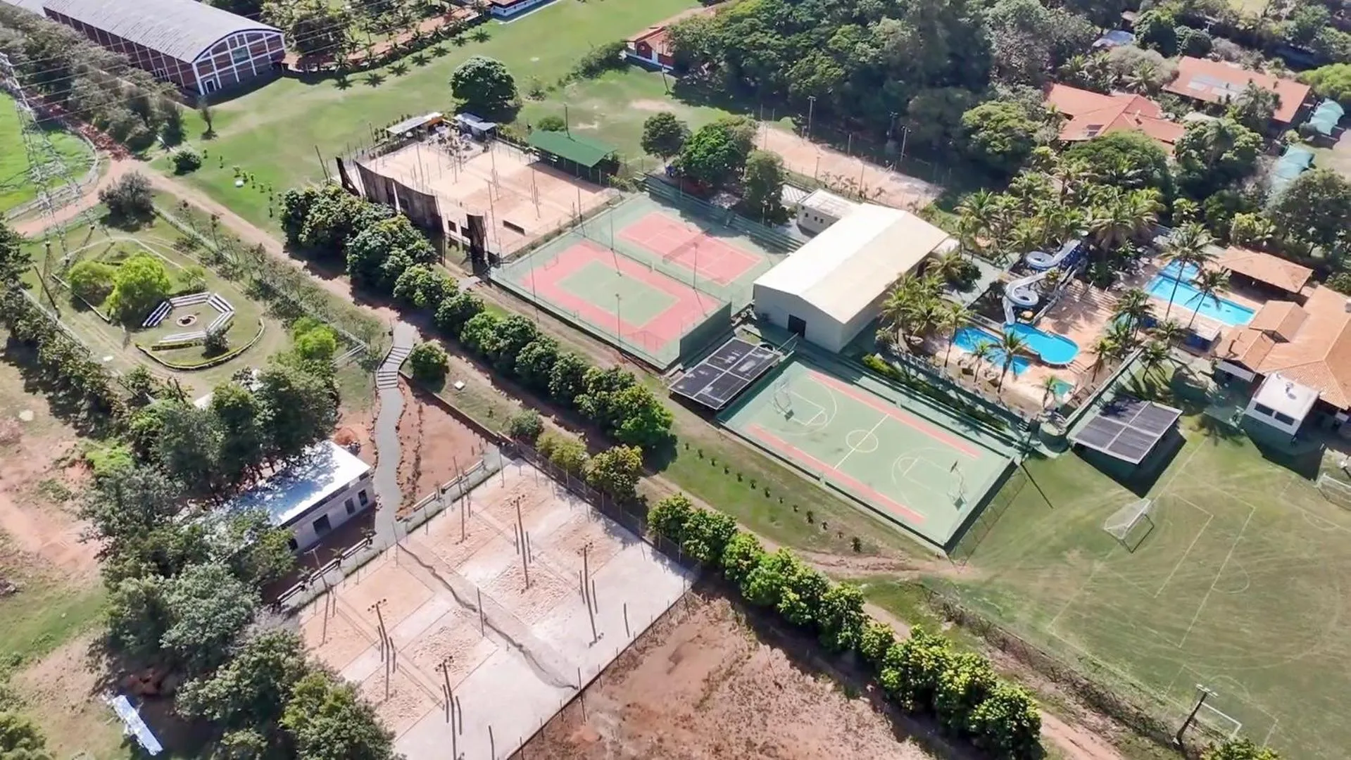 Tennis court in Brotas Eco Hotel Fazenda