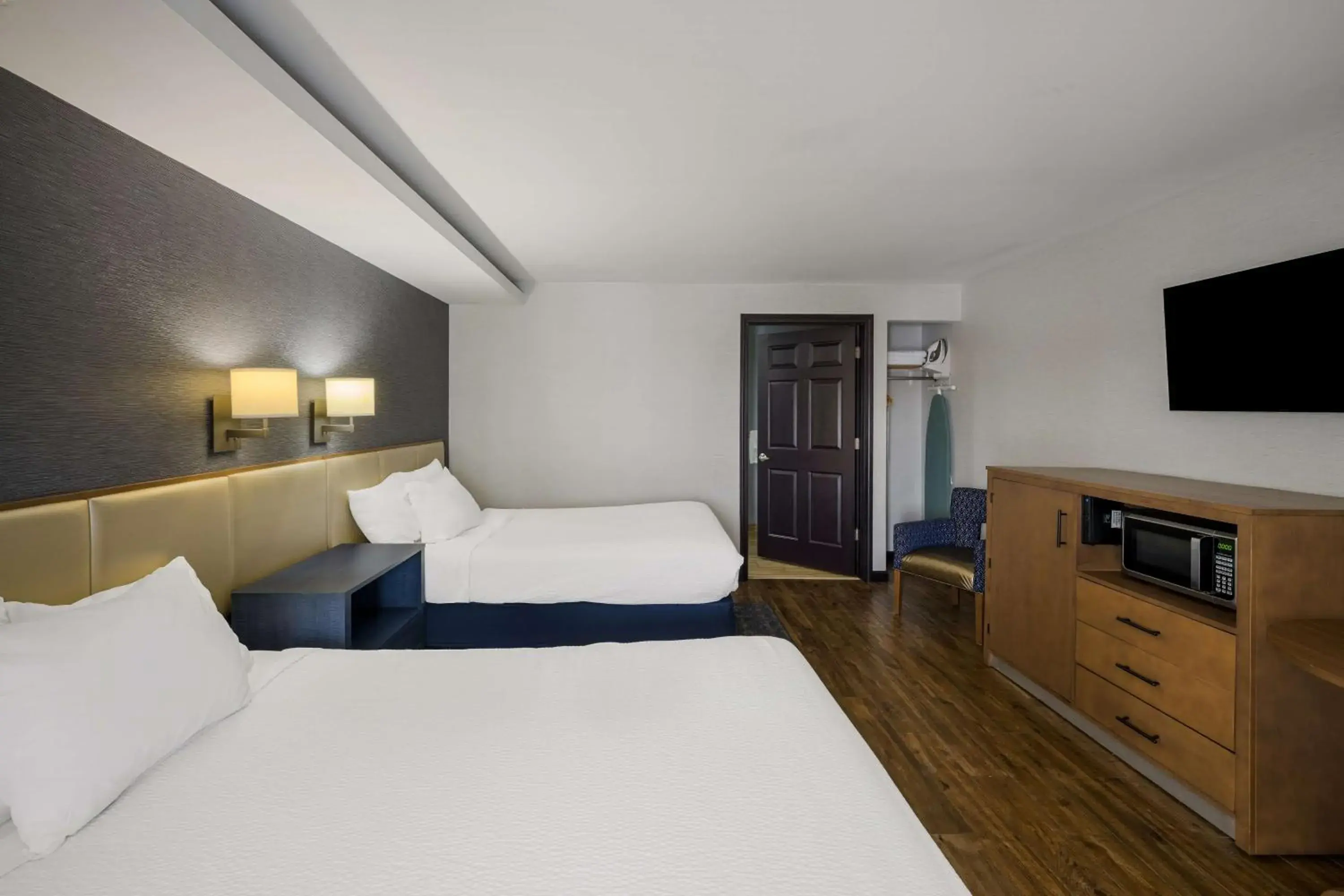 Double Room with Two Double Beds and Scenic View - Non-Smoking in Best Western - Freeport Inn Double Room with Two Double Beds and Scenic View - Non-Smoking in Best Western - Freeport Inn