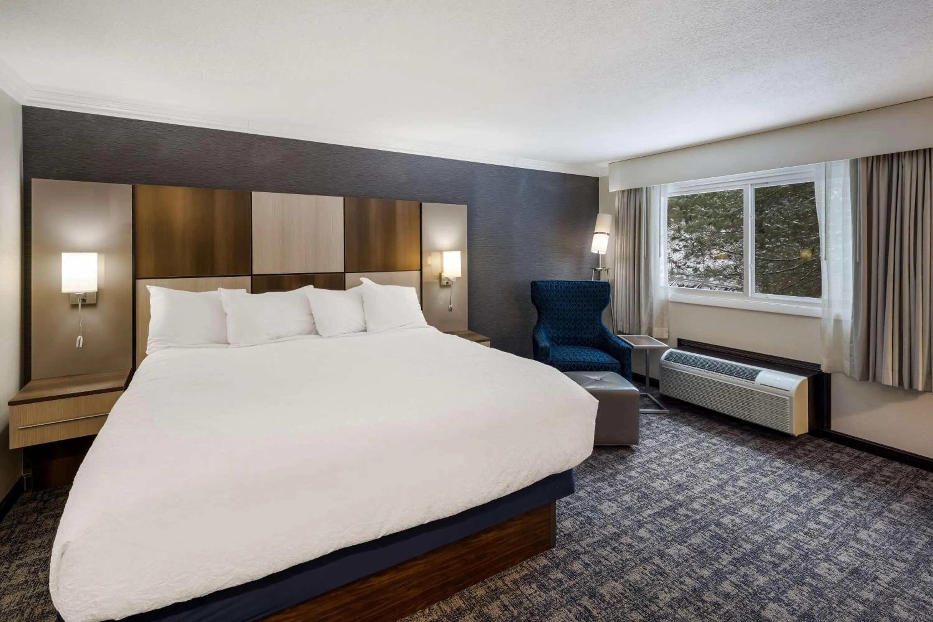 Bedroom, Bed in Best Western - Freeport Inn