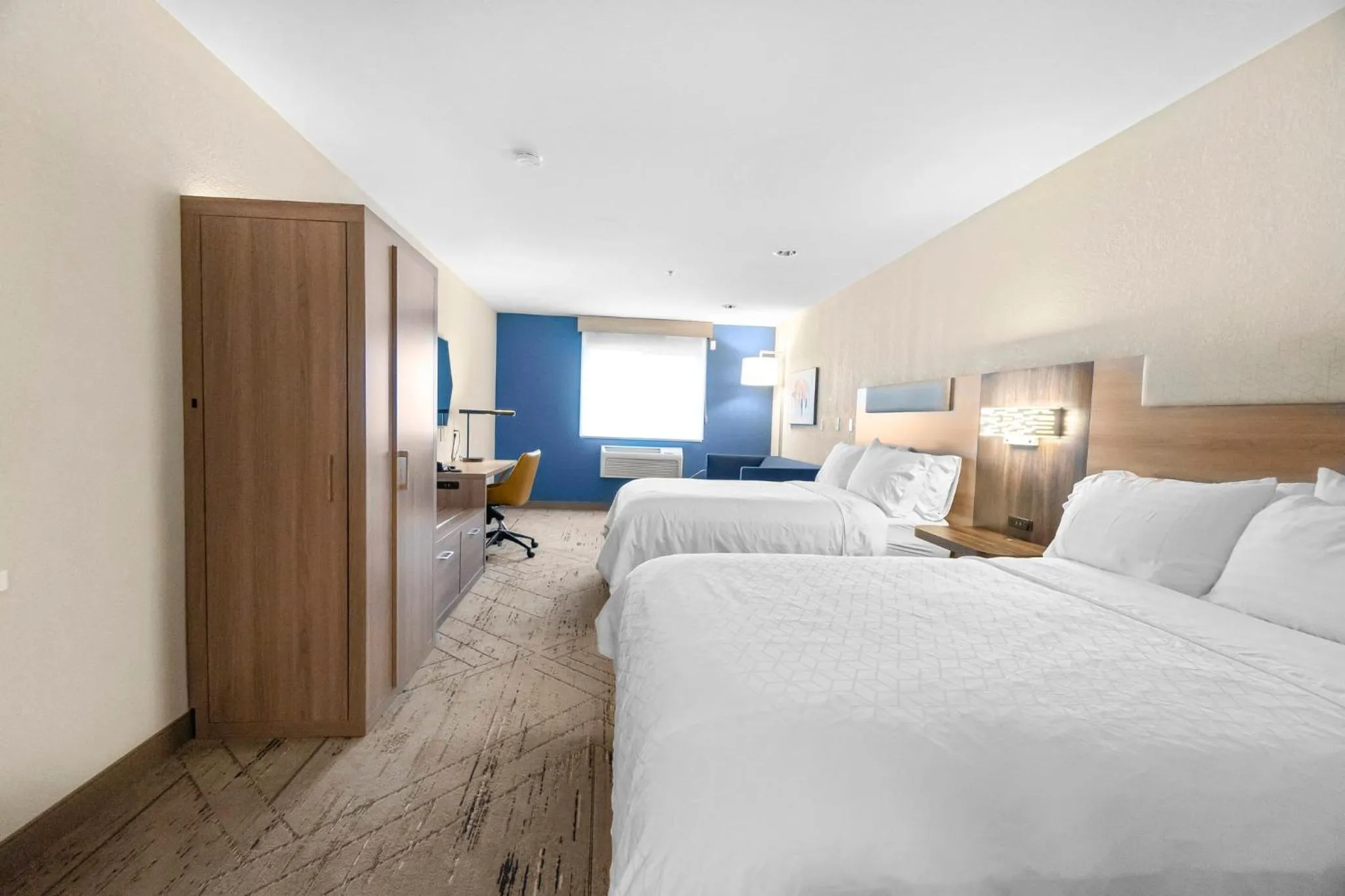 Photo of the whole room, Bed in Holiday Inn Express Salt Lake City South - Midvale by IHG