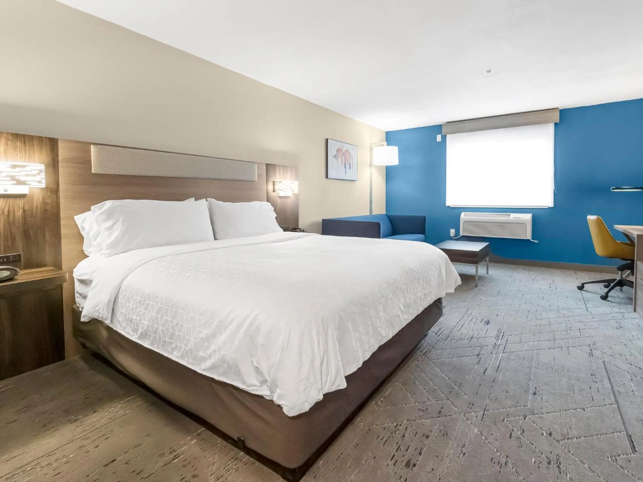 Photo of the whole room, Bed in Holiday Inn Express Salt Lake City South - Midvale by IHG