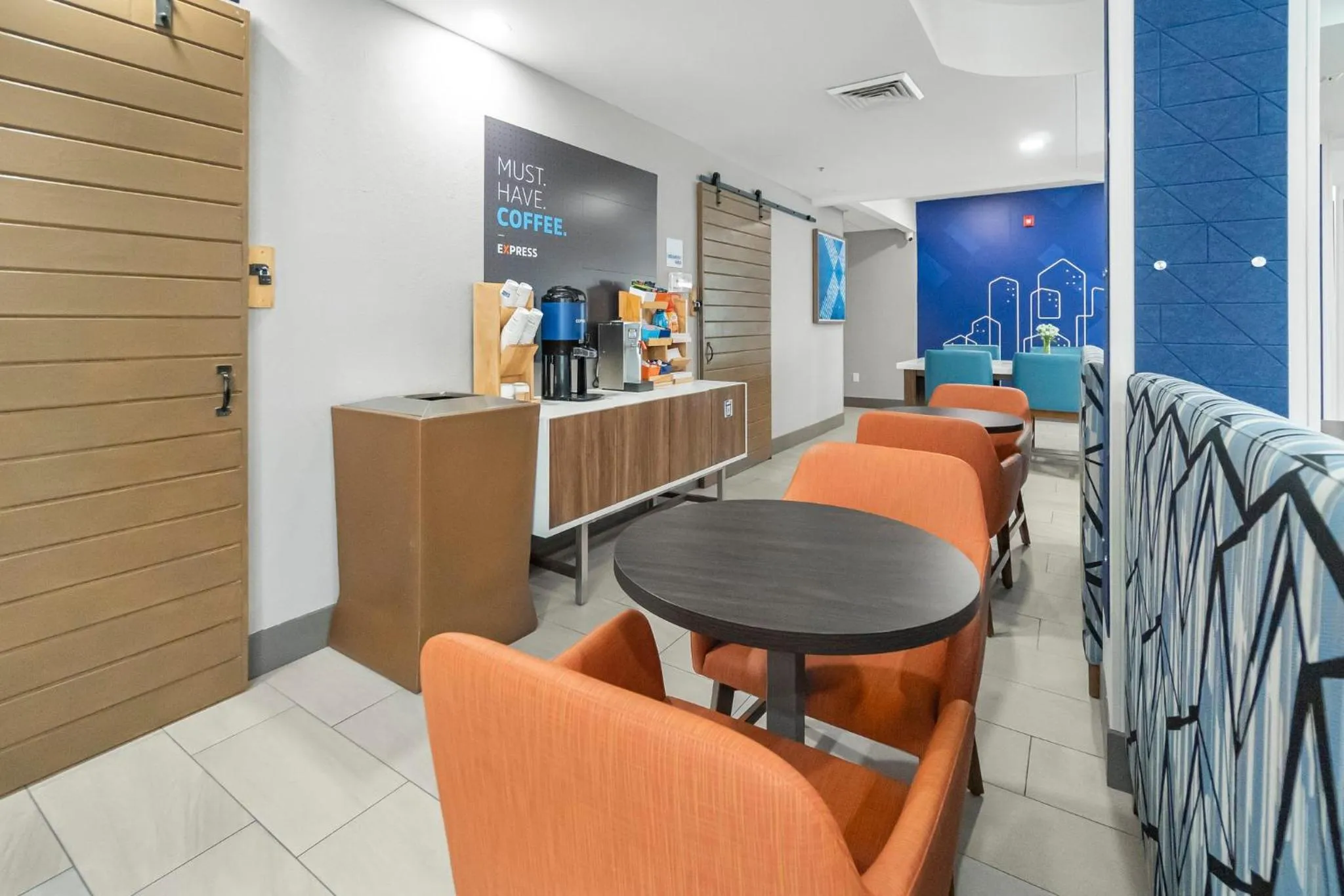 Breakfast in Holiday Inn Express Salt Lake City South - Midvale by IHG