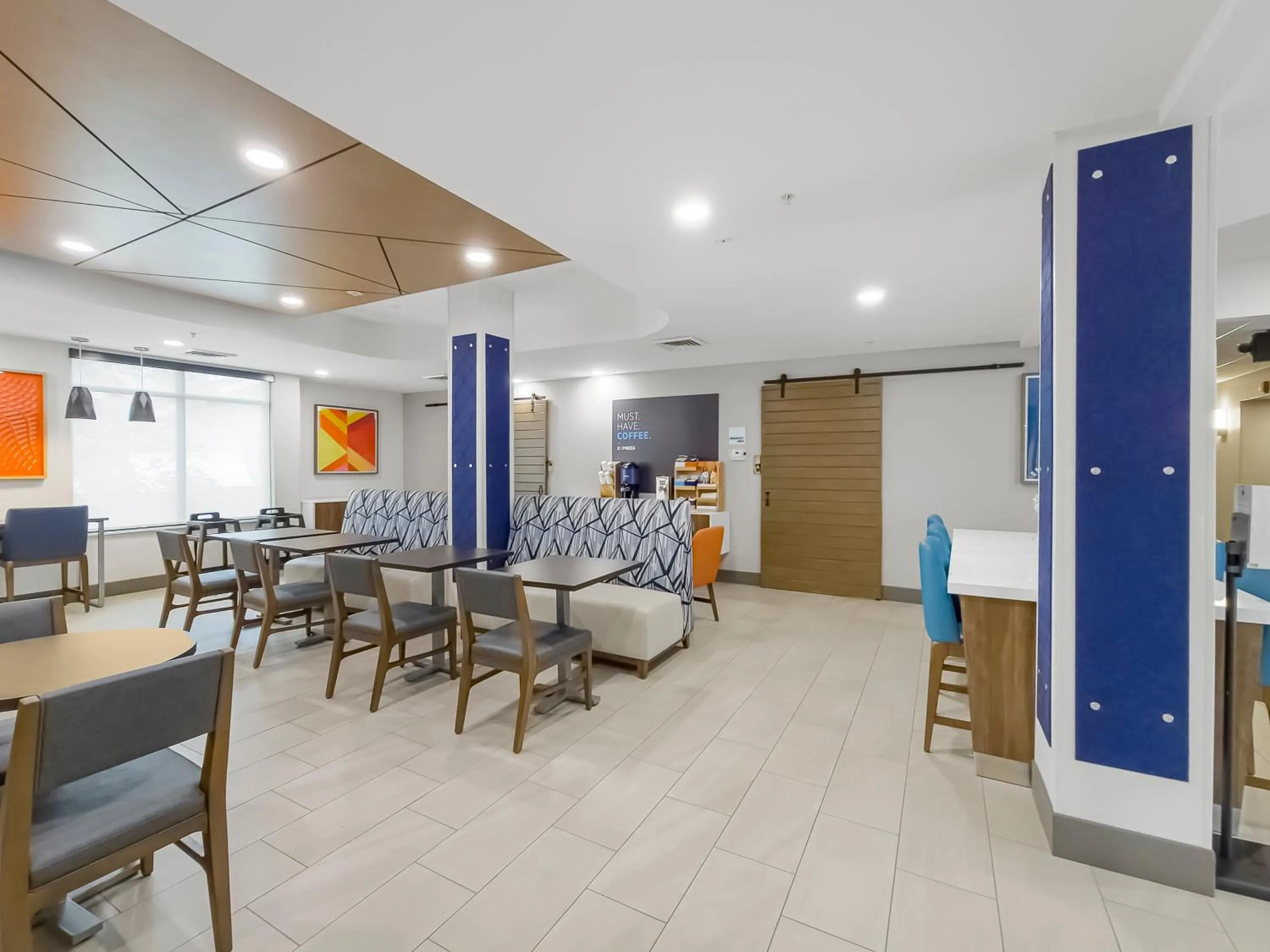 Breakfast in Holiday Inn Express Salt Lake City South - Midvale by IHG