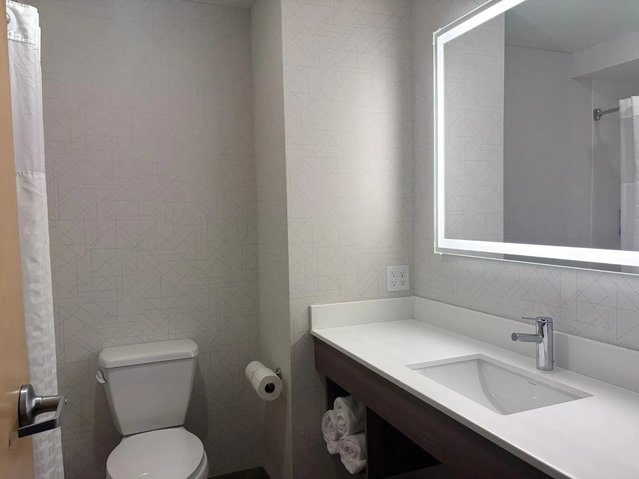 Photo of the whole room in Holiday Inn Express - Cortland by IHG