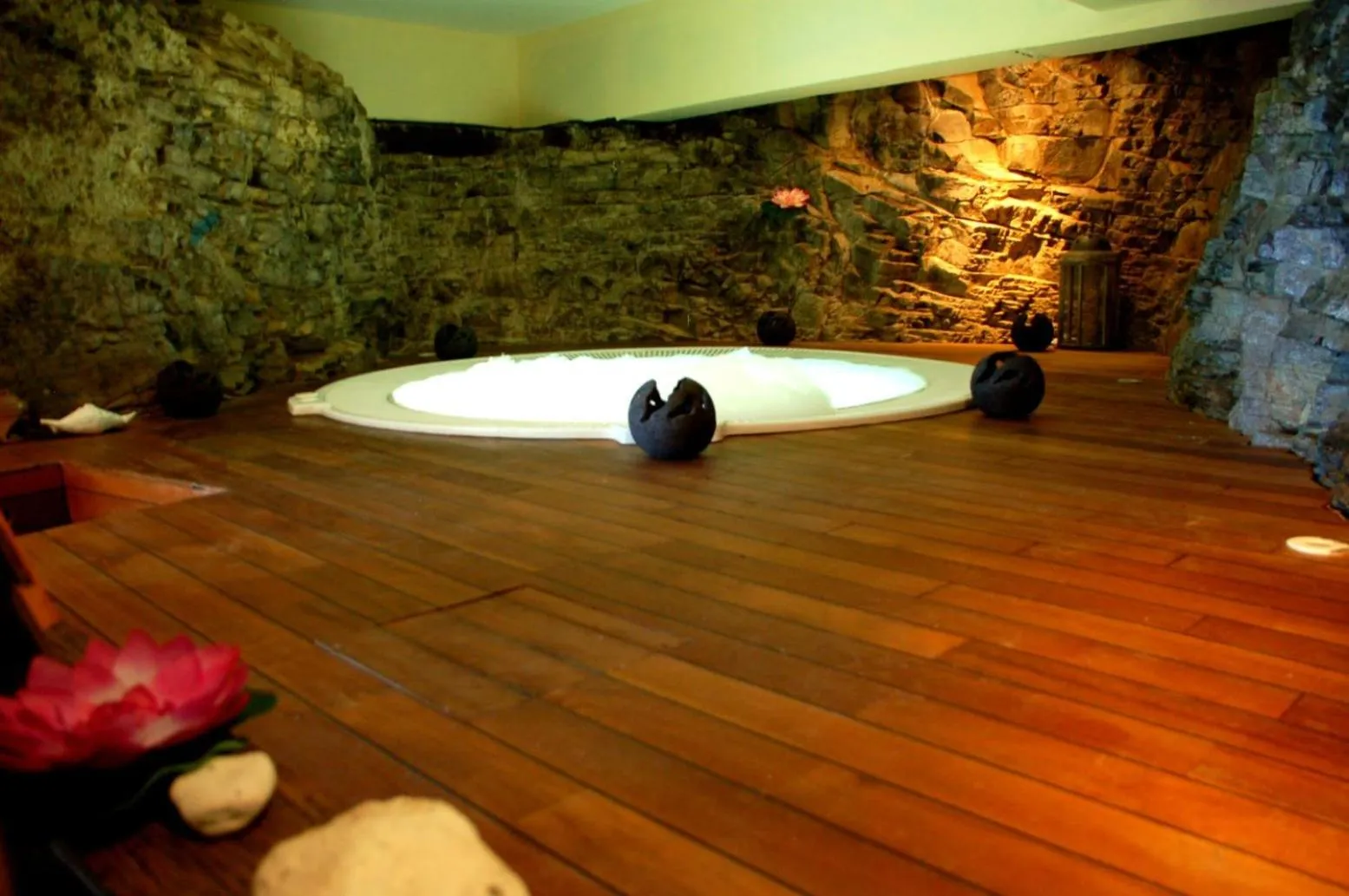 Hot Tub in Carayou Hotel & Spa