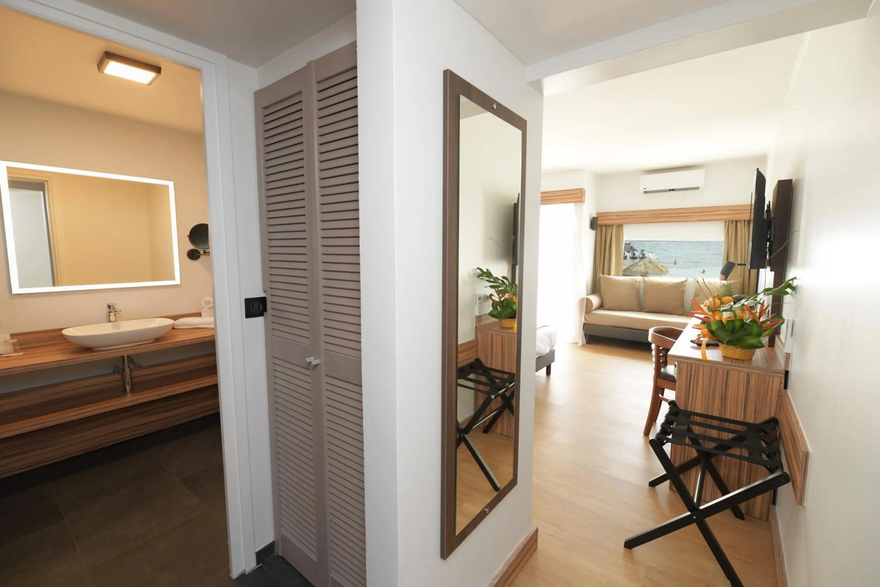 Photo of the whole room in Carayou Hotel & Spa