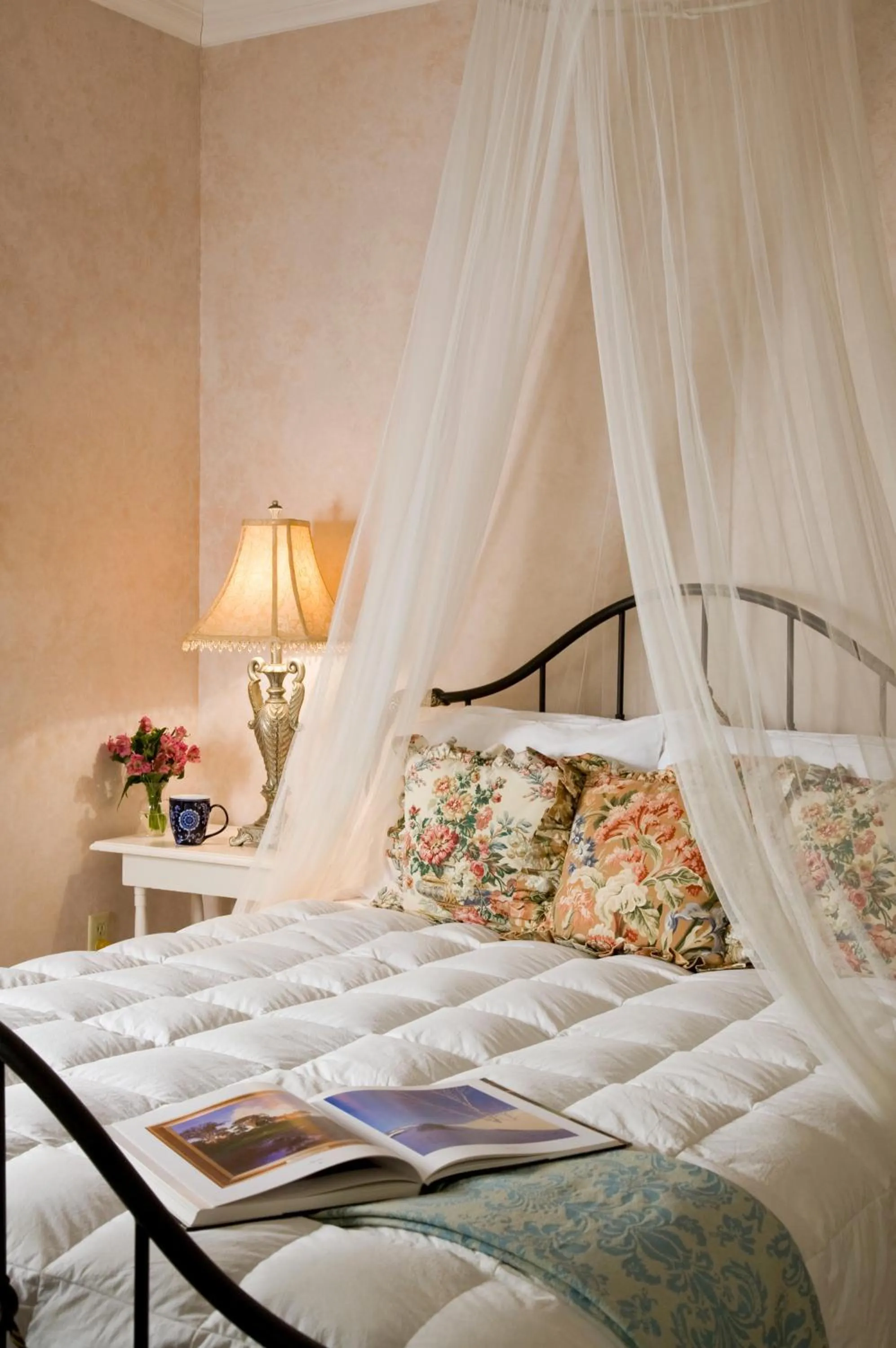 Bed in Hampton Terrace Inn