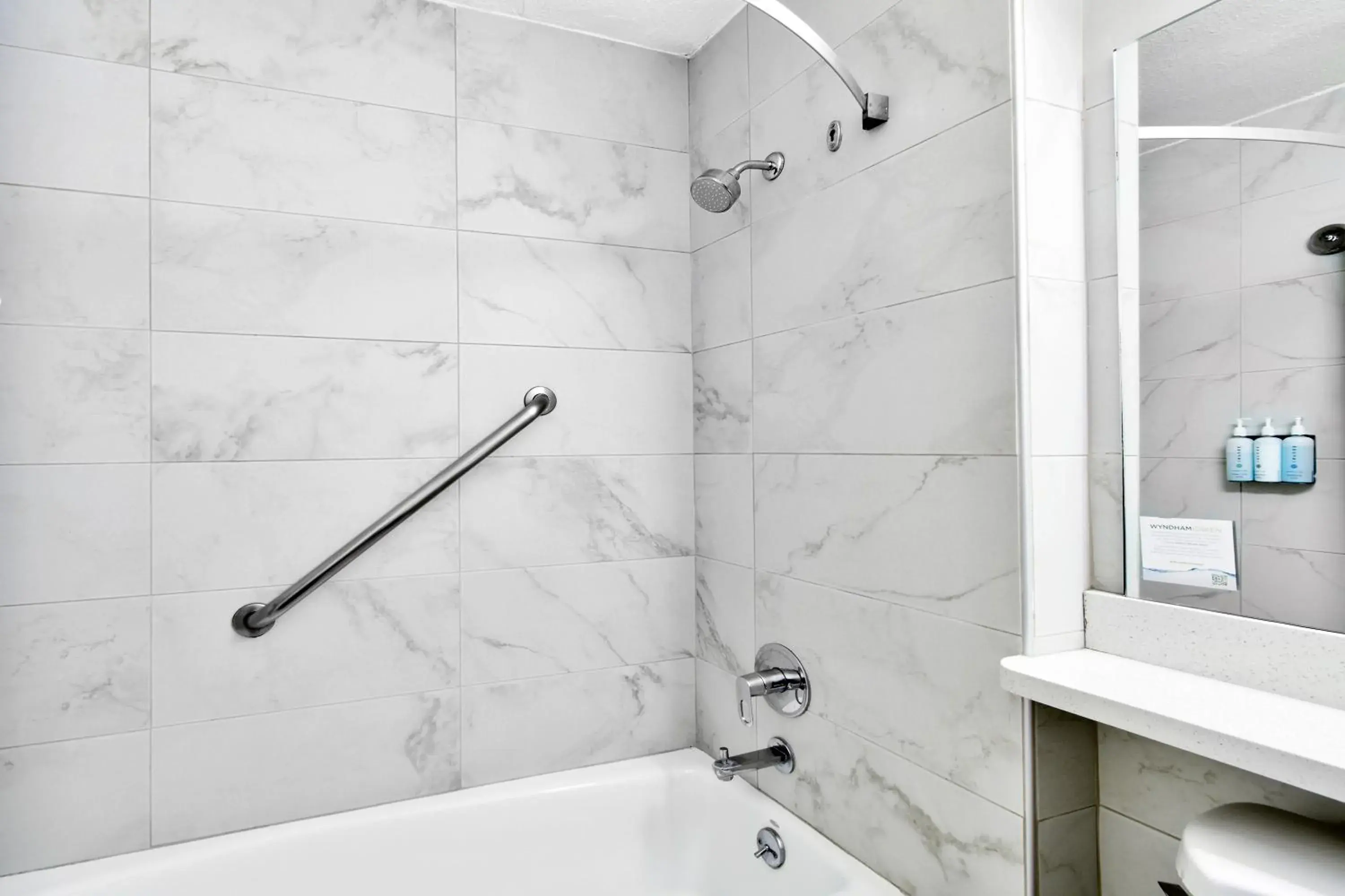 King Room - Non-Smoking in Days Inn by Wyndham Novato/San Francisco King Room - Non-Smoking in Days Inn by Wyndham Novato/San Francisco