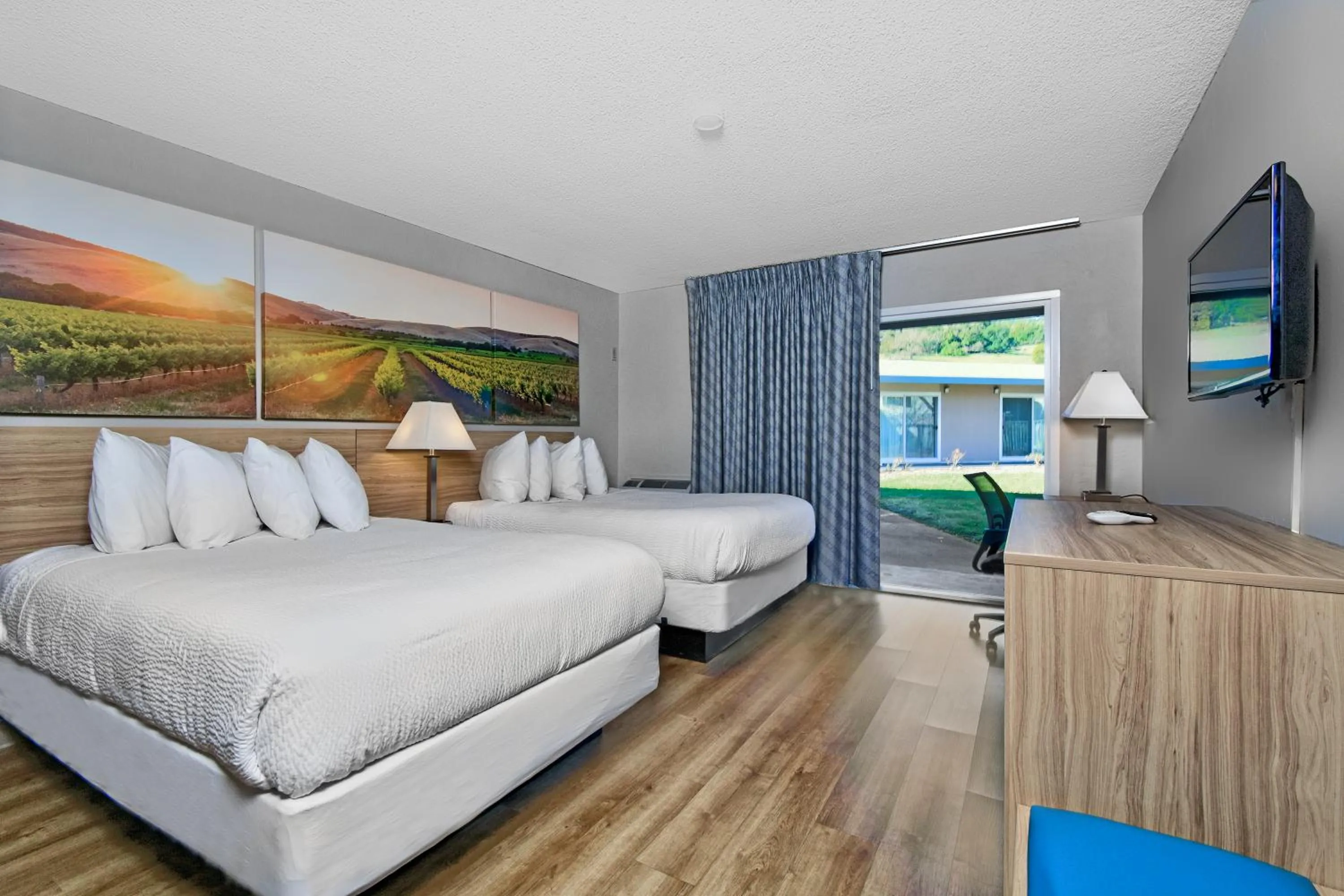 Bed in Days Inn by Wyndham Novato/San Francisco