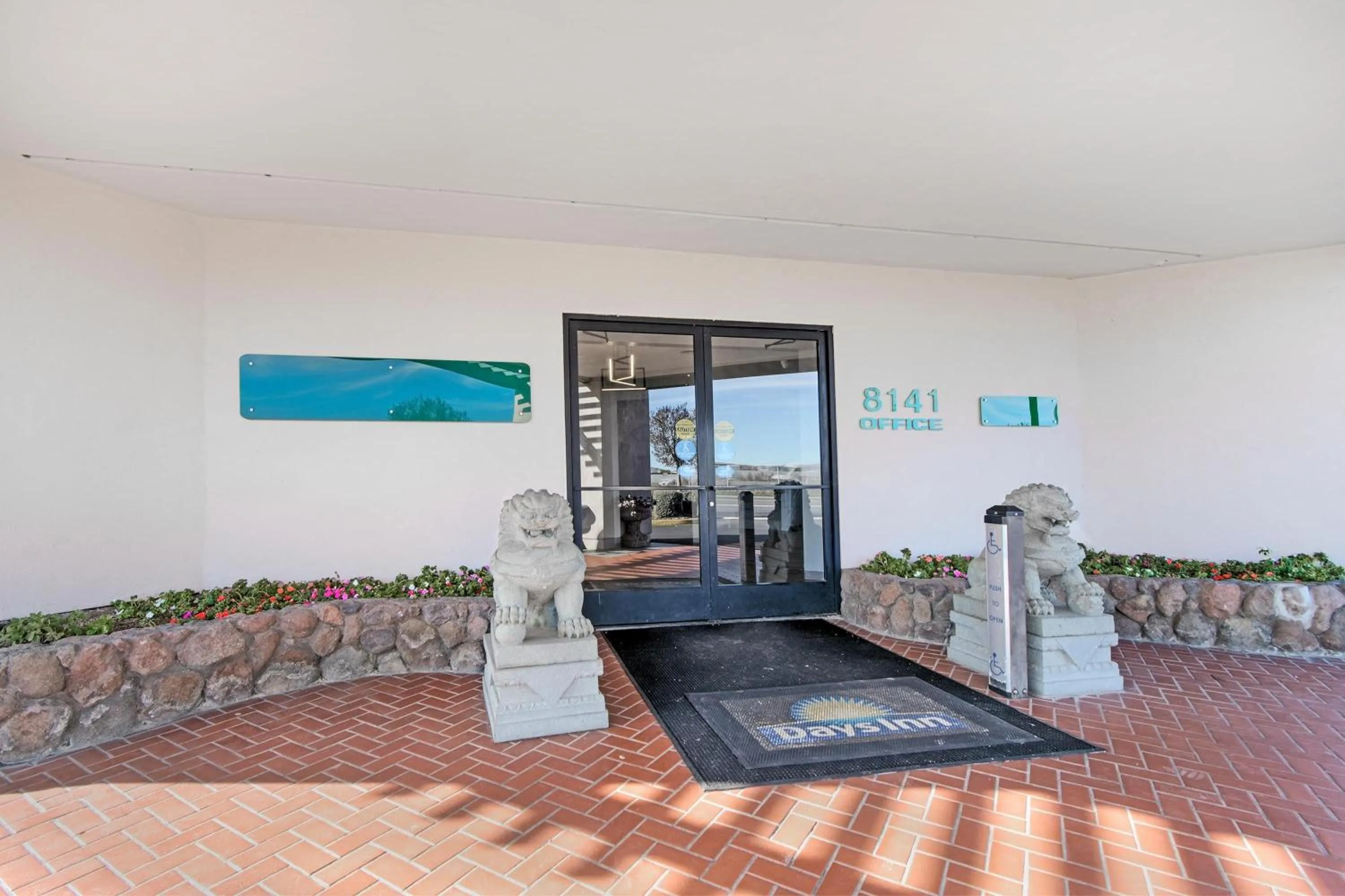 Property building in Days Inn by Wyndham Novato/San Francisco