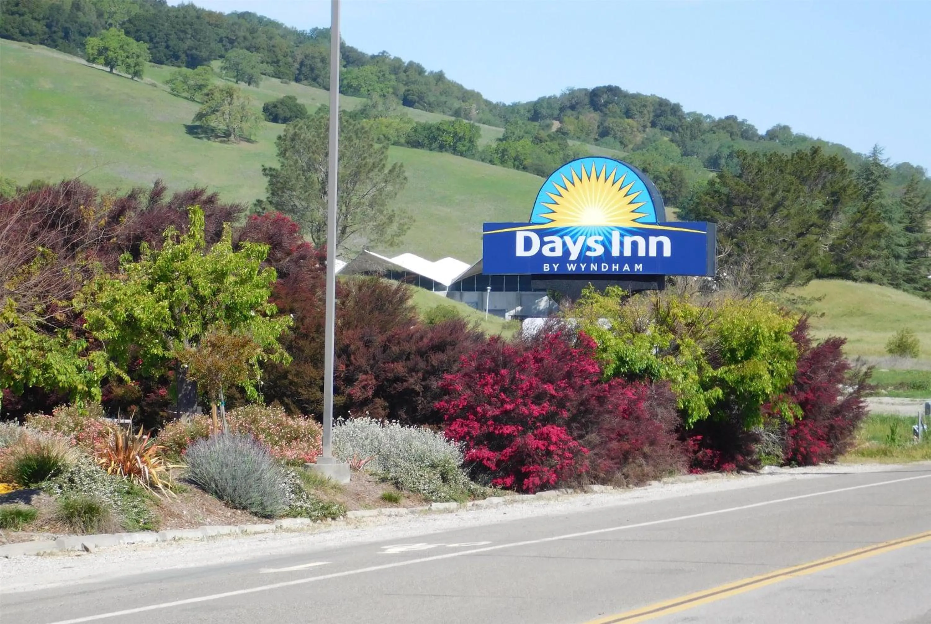 Property building in Days Inn by Wyndham Novato/San Francisco