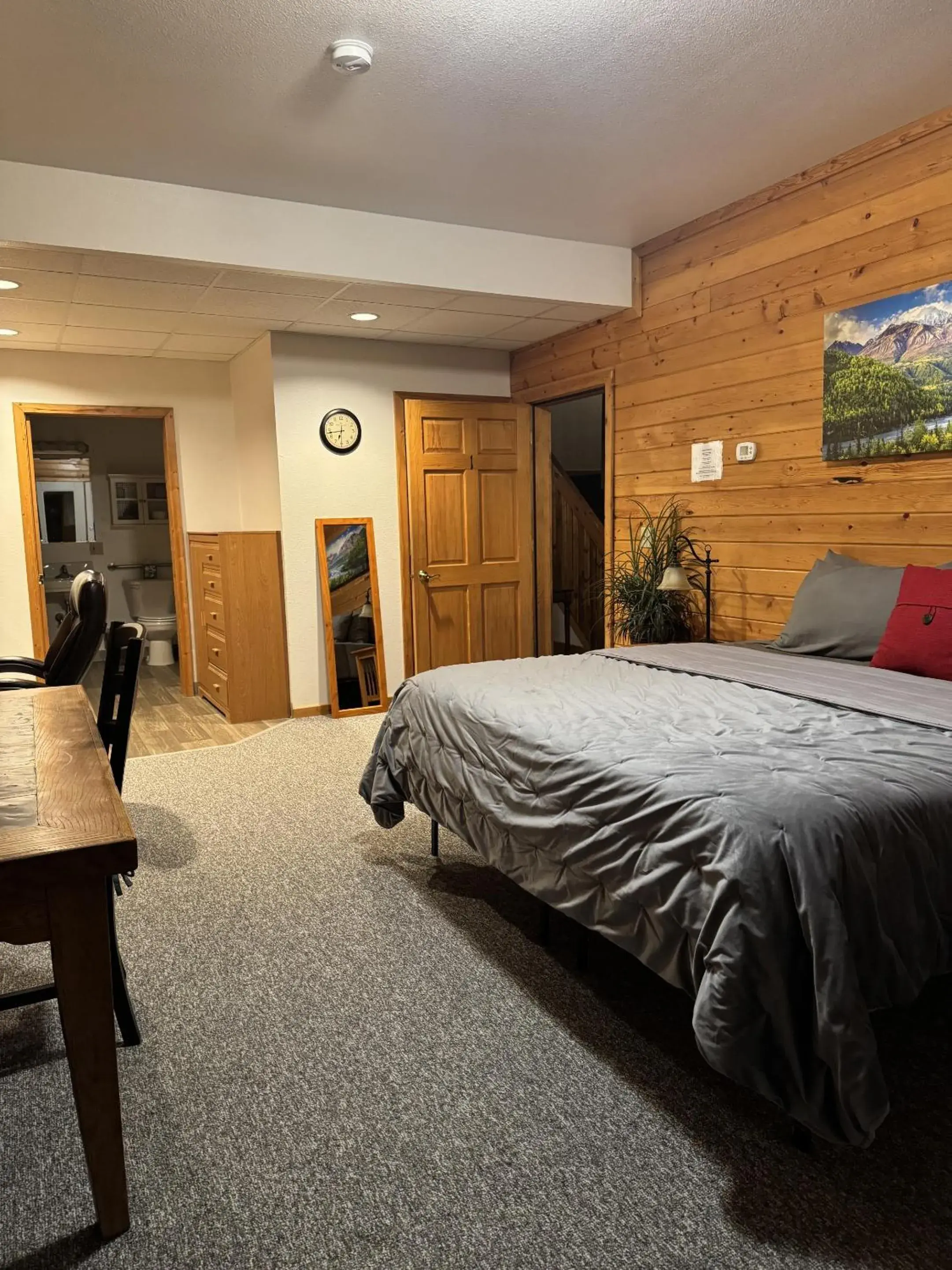 One-Bedroom Suite in Susitna River Lodging, Suites One-Bedroom Suite in Susitna River Lodging, Suites