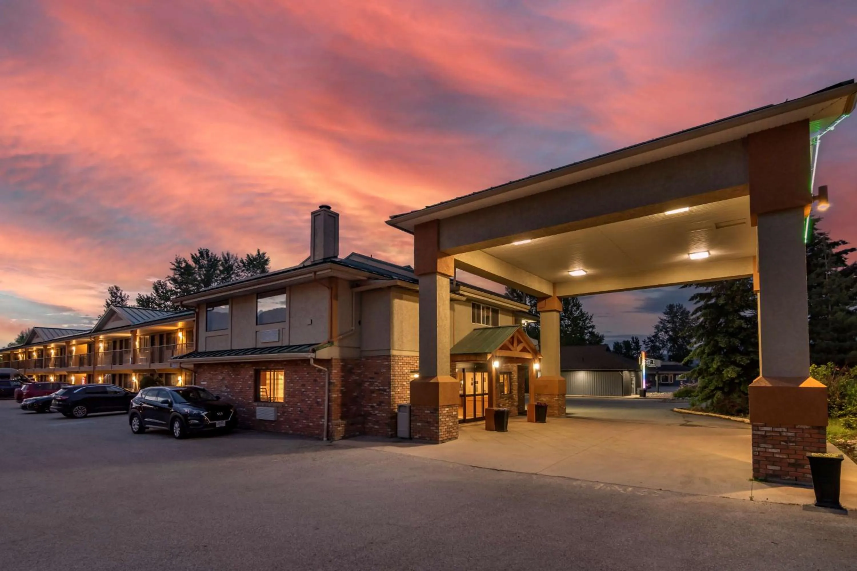 Property building in SureStay Plus Hotel by Best Western Salmon Arm