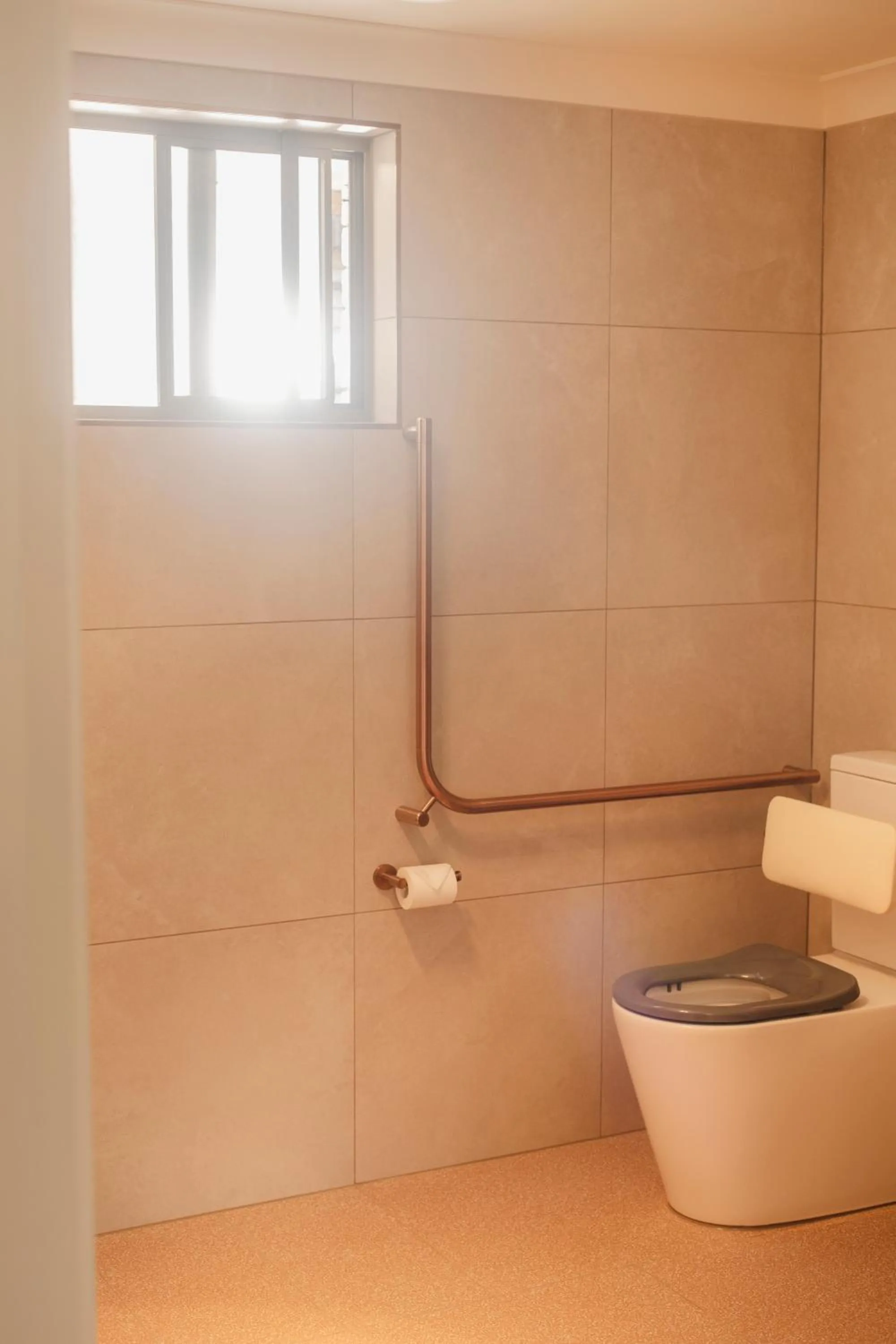 Toilet in The Alluna Motel, an Ascend Collection Hotel