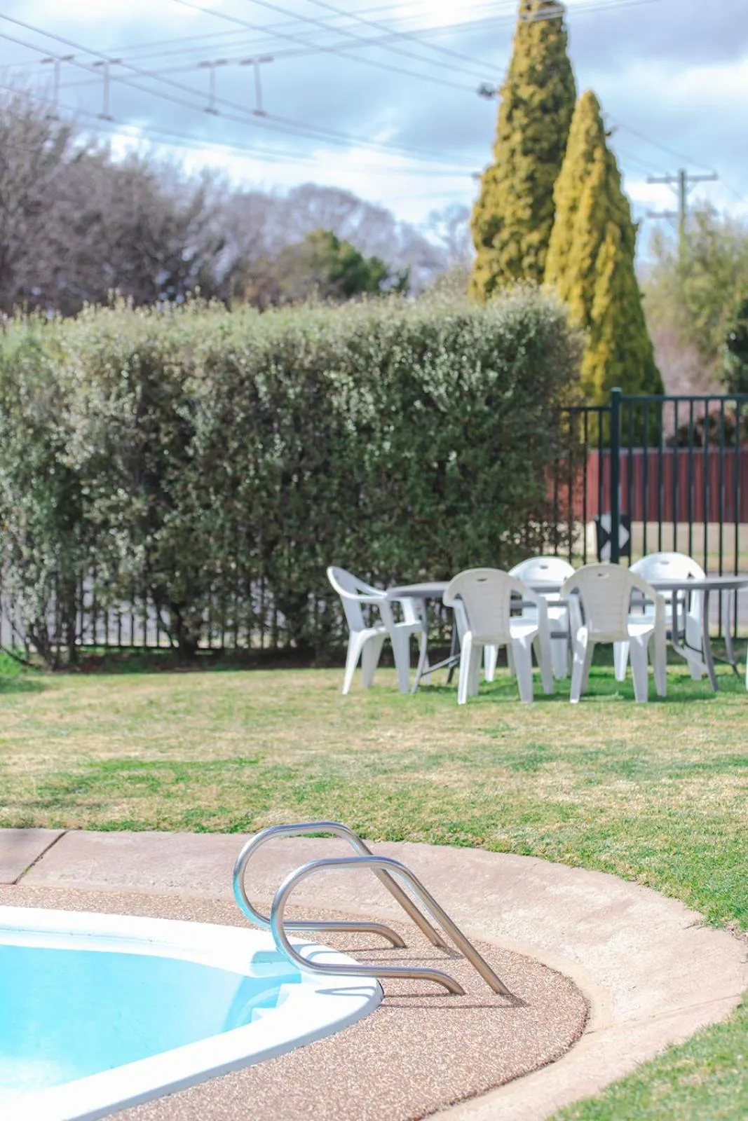 Swimming pool in The Alluna Motel, an Ascend Collection Hotel