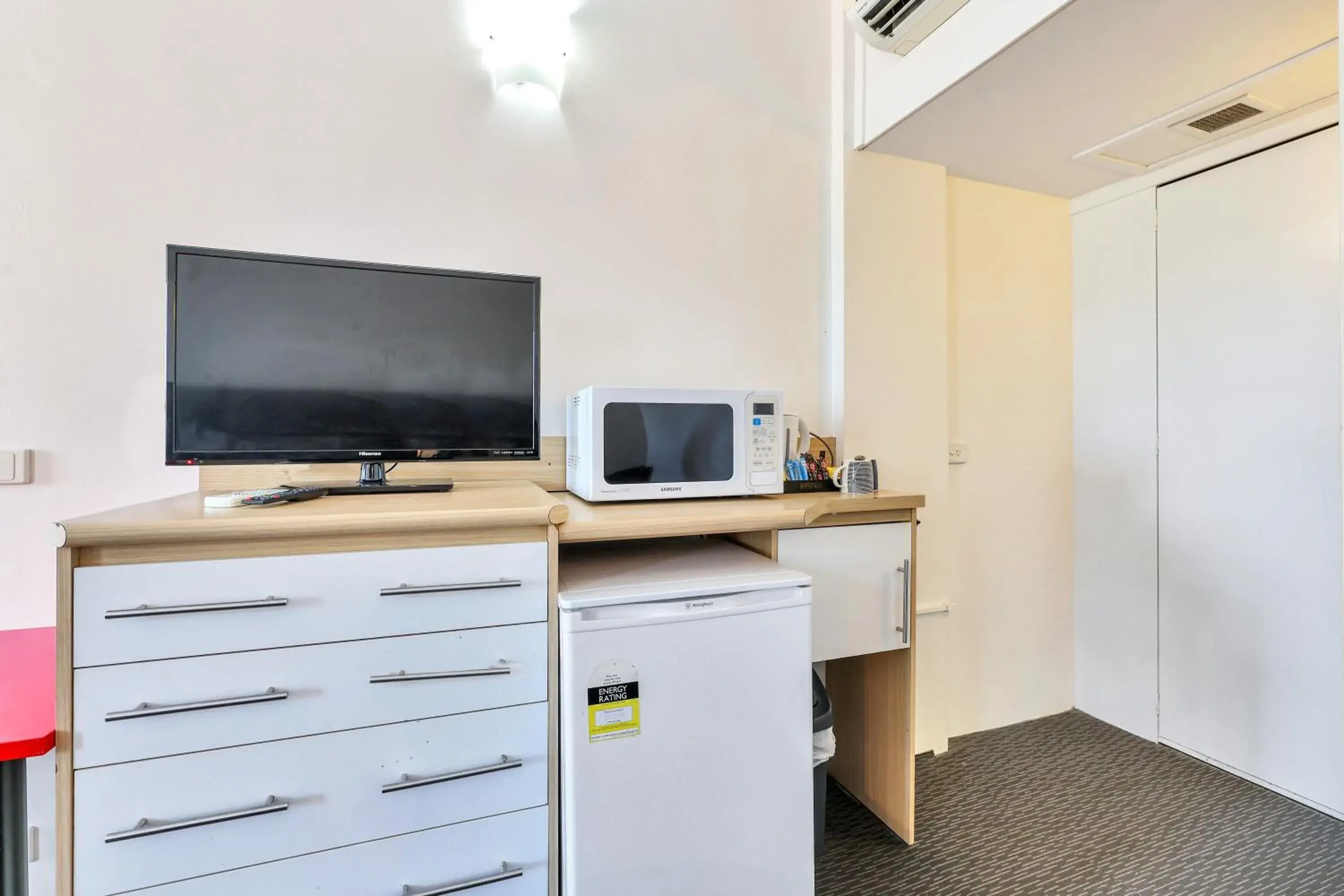 King Room in Darwin Poinciana Inn King Room in Darwin Poinciana Inn