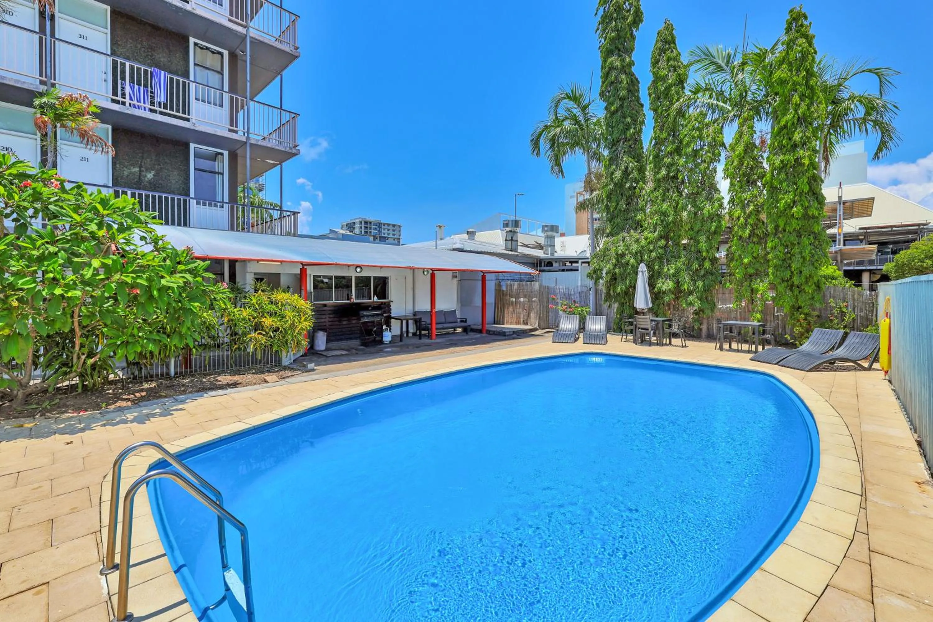 Darwin Poinciana Inn