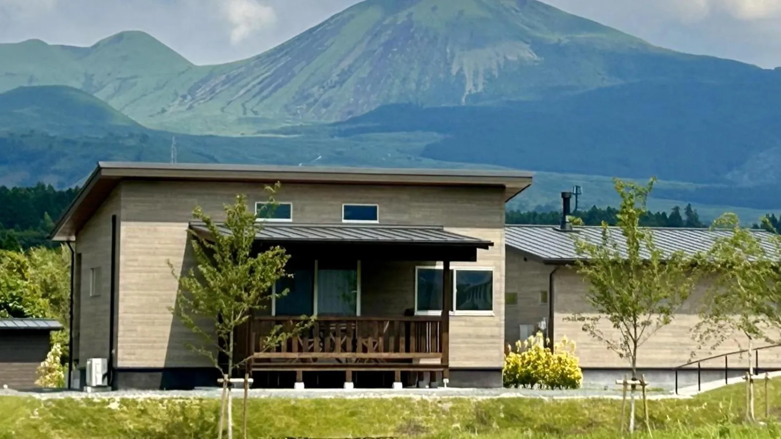 Property building in Aso Hakuun Sanso