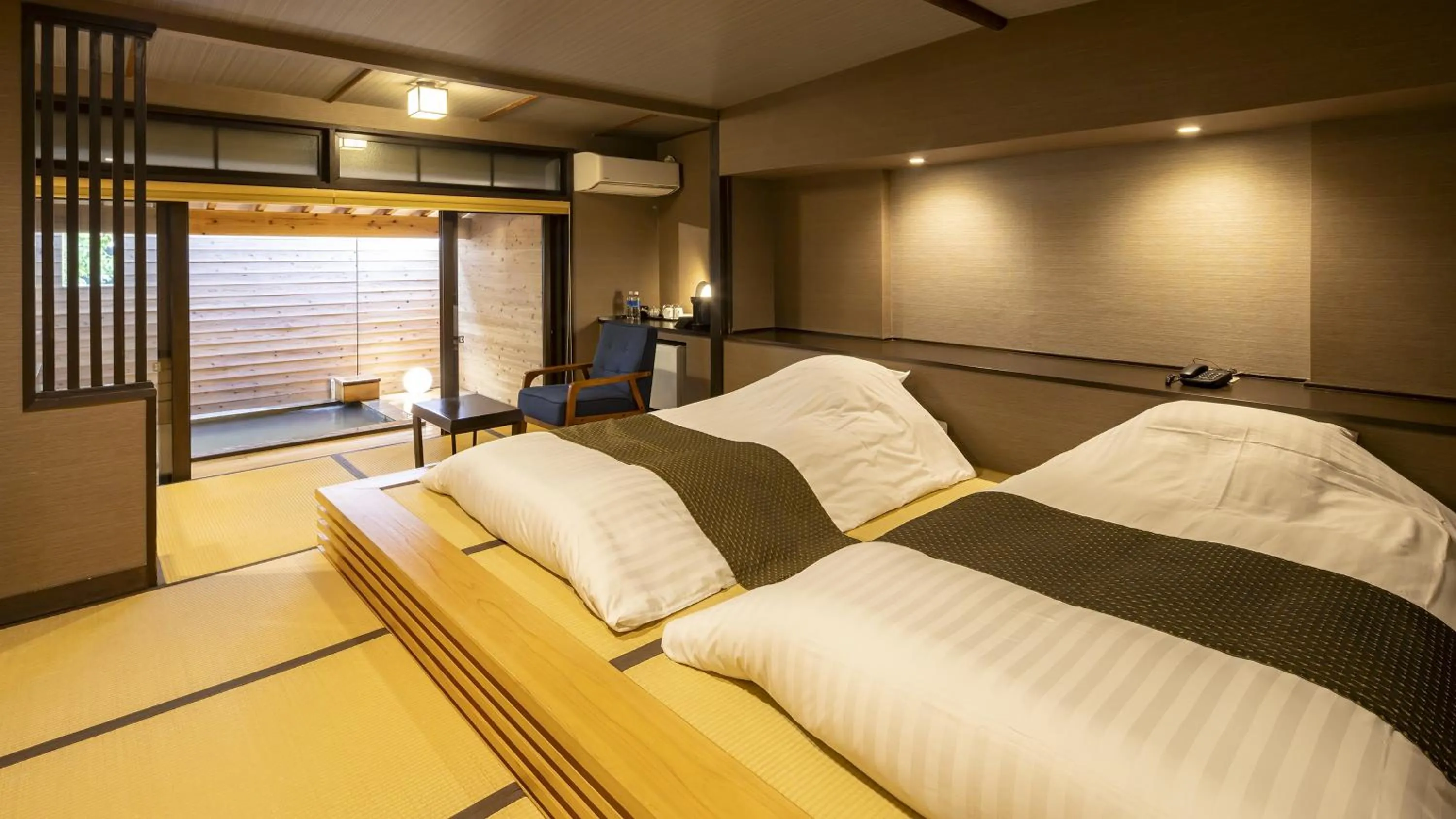 Photo of the whole room, Bed in Sozankyo