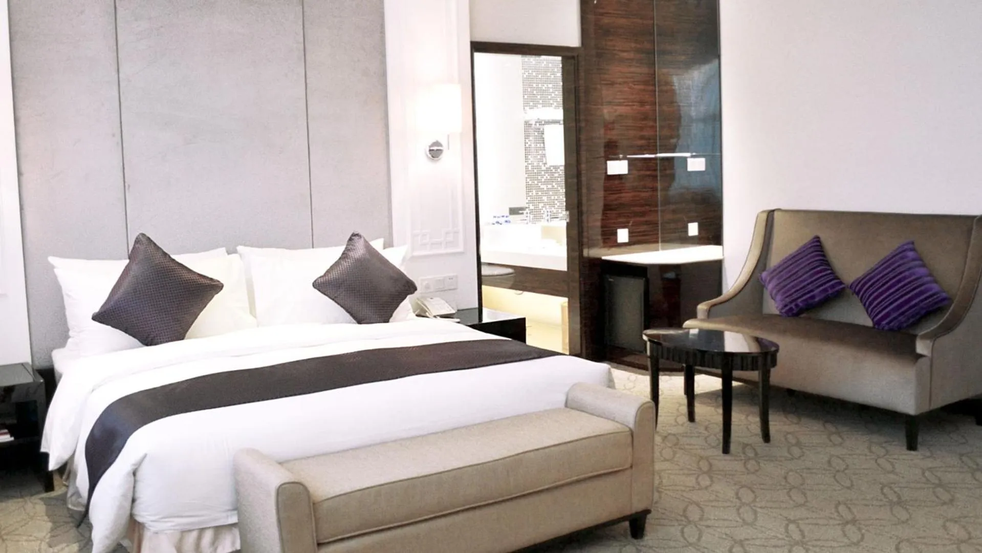 Bed in Dorsett Wuhan