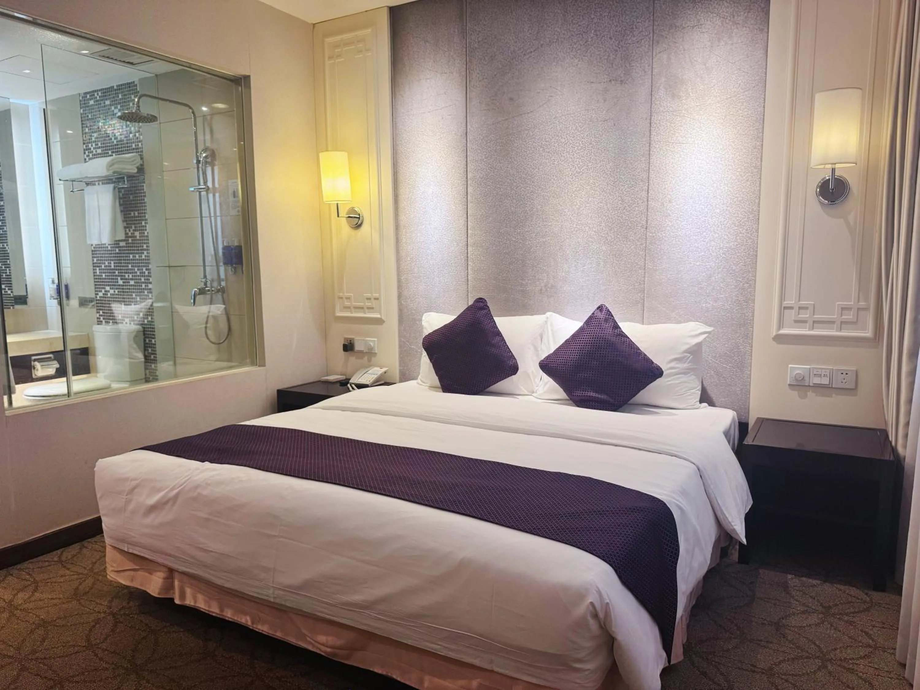 Bed in Dorsett Wuhan