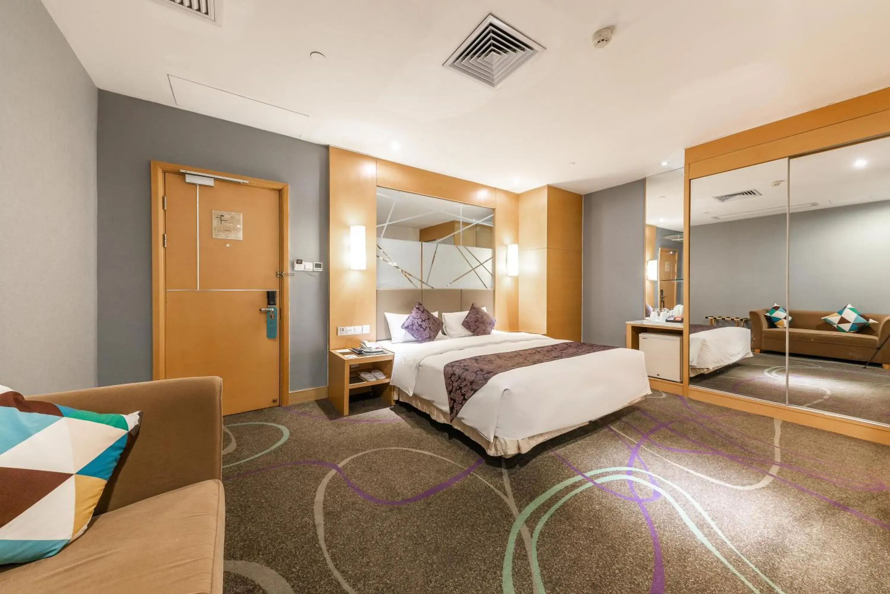 Standard Windowless Queen Room in Dorsett Wuhan Standard Windowless Queen Room in Dorsett Wuhan