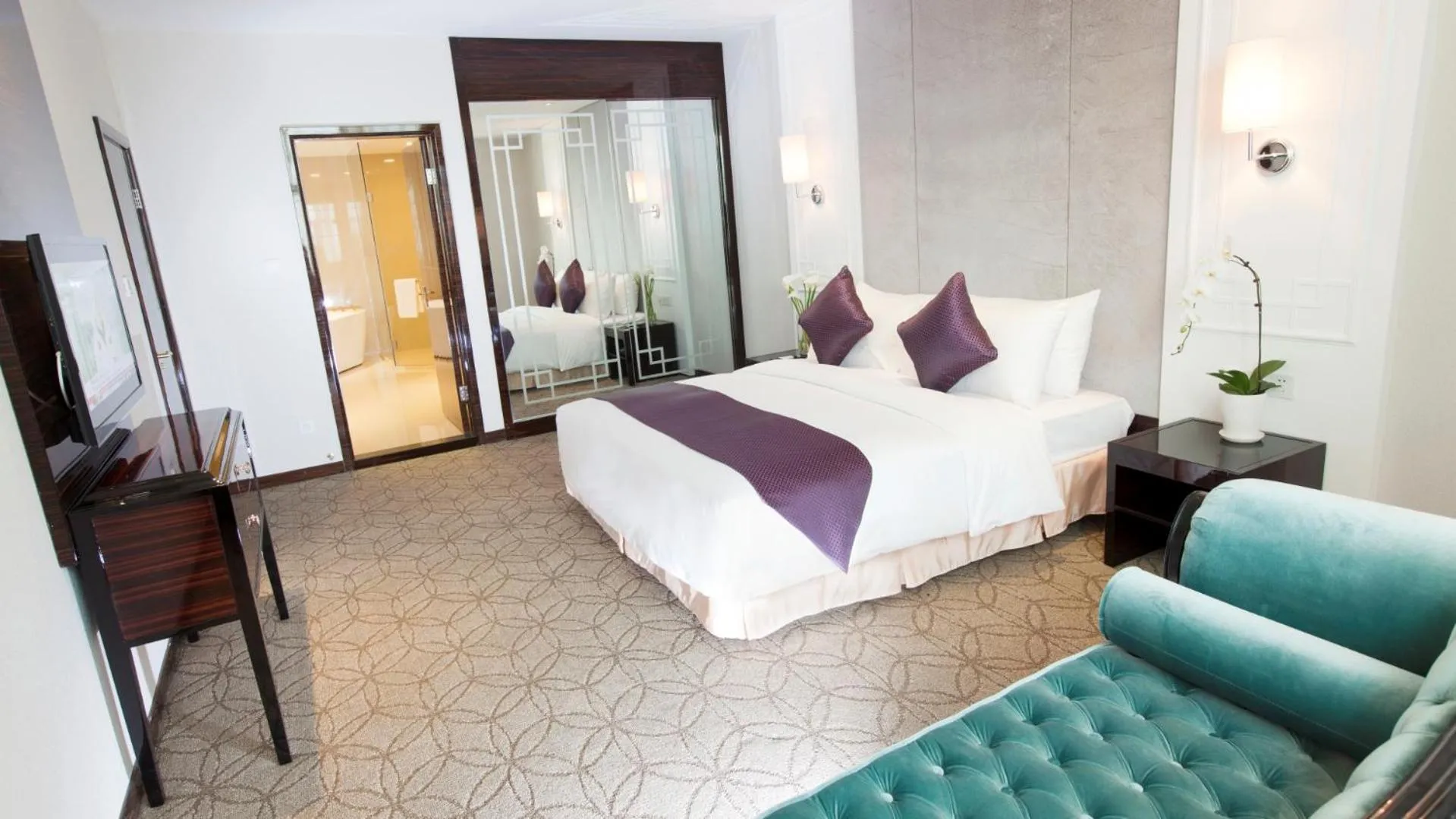 Bed in Dorsett Wuhan