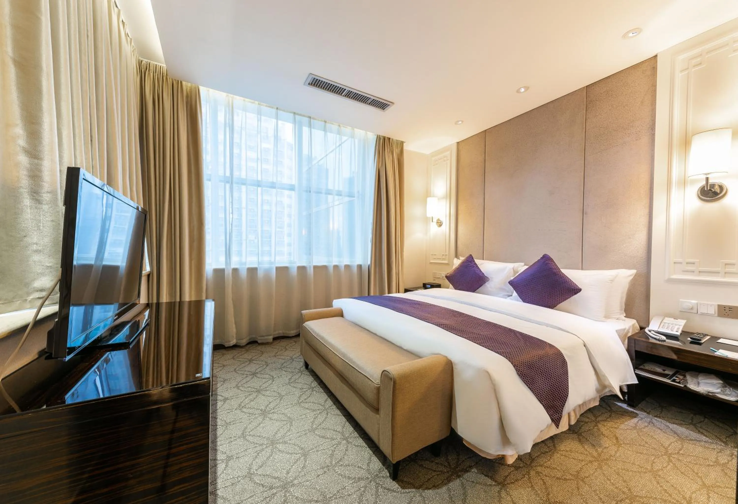 Bed in Dorsett Wuhan