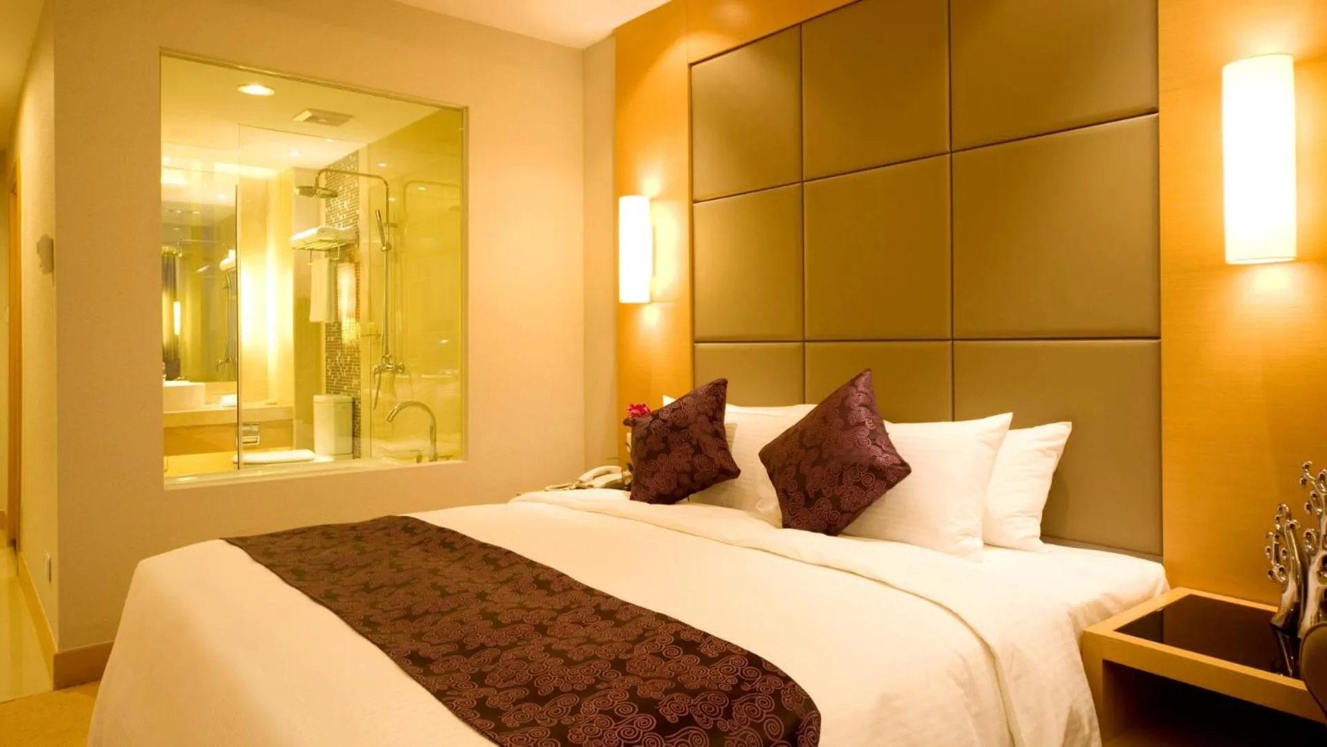 Bed in Dorsett Wuhan