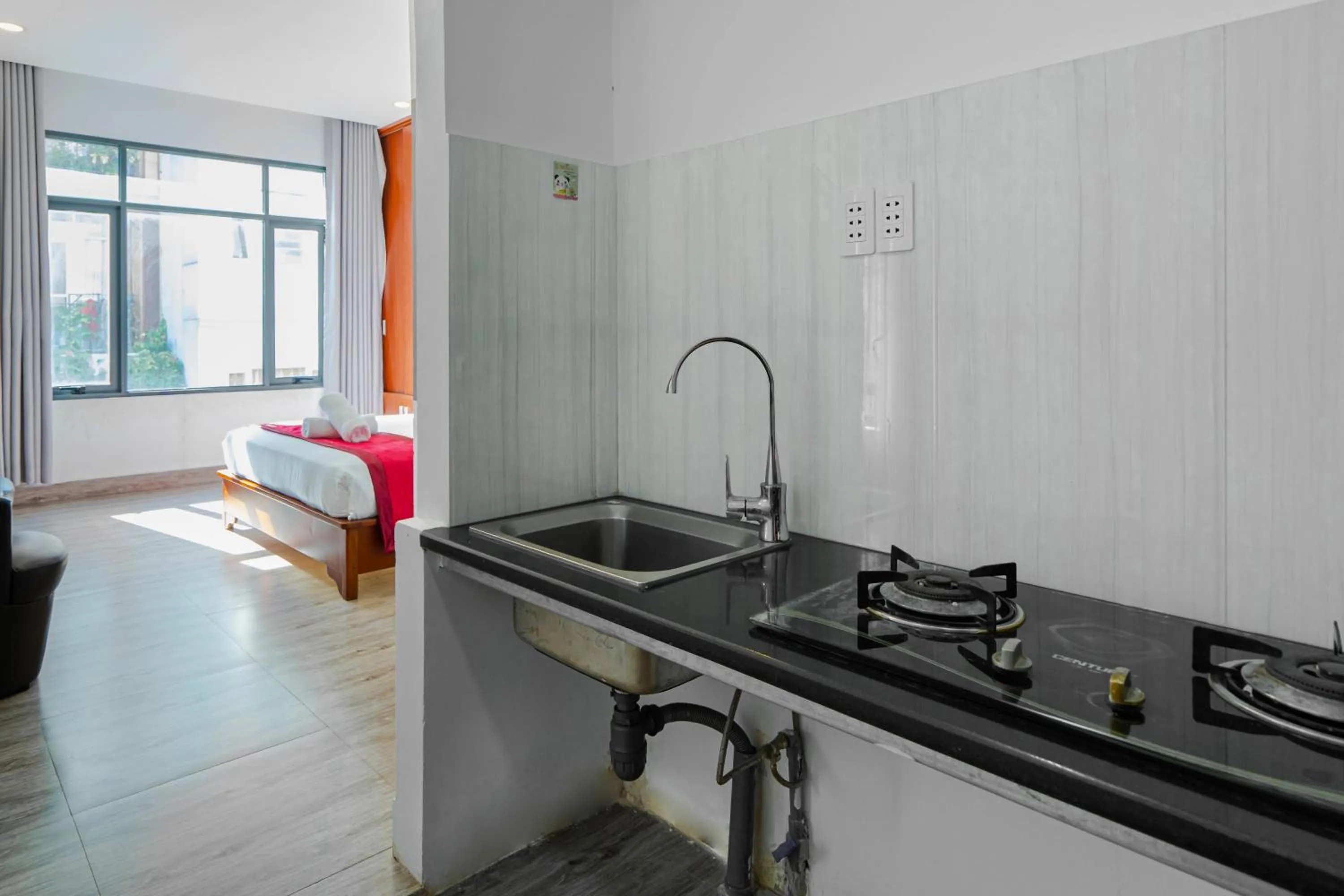 Kitchen or kitchenette in New York Hotel Pham Ngu Lao