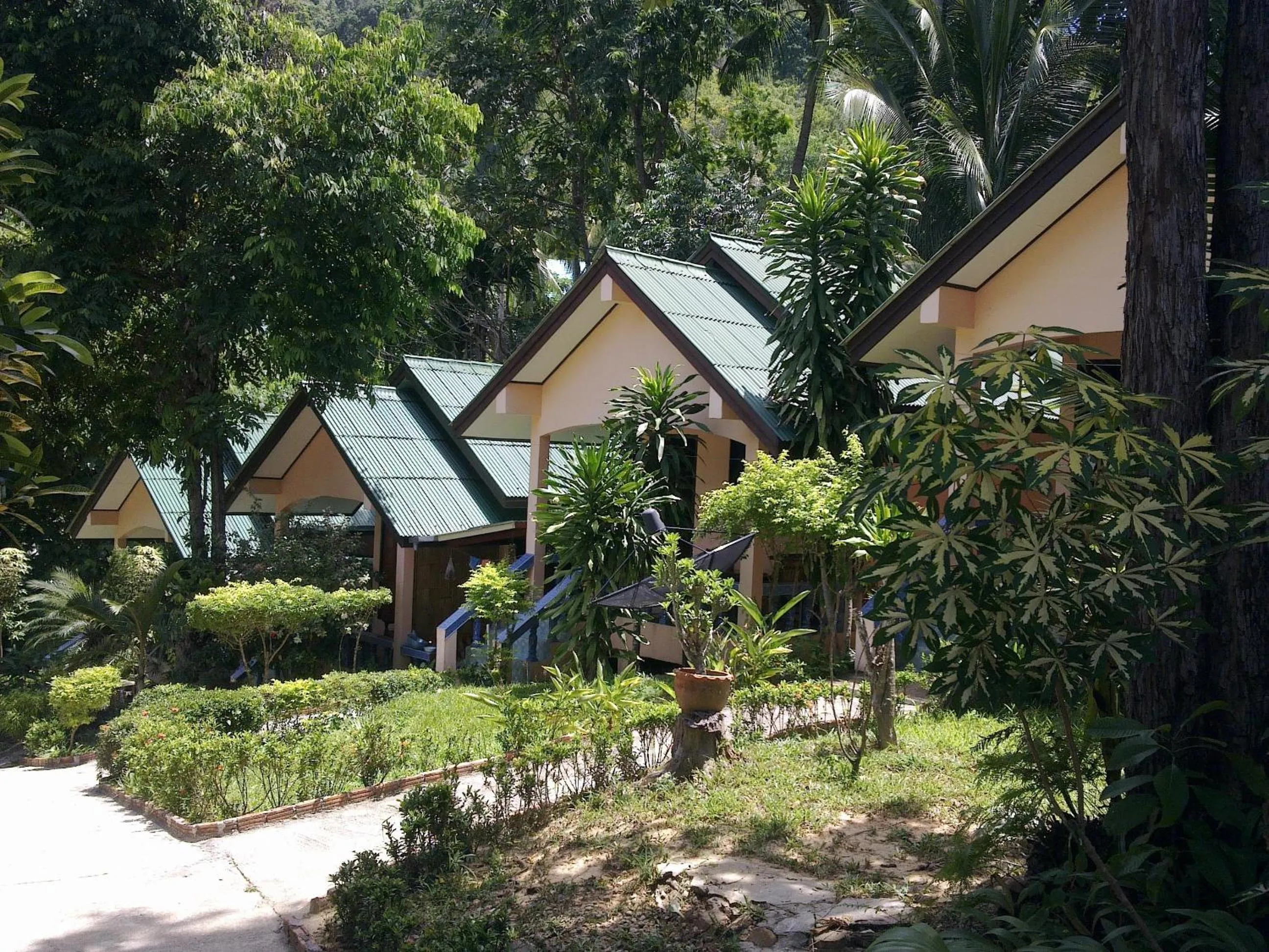Facade/entrance in Anawin Bungalows