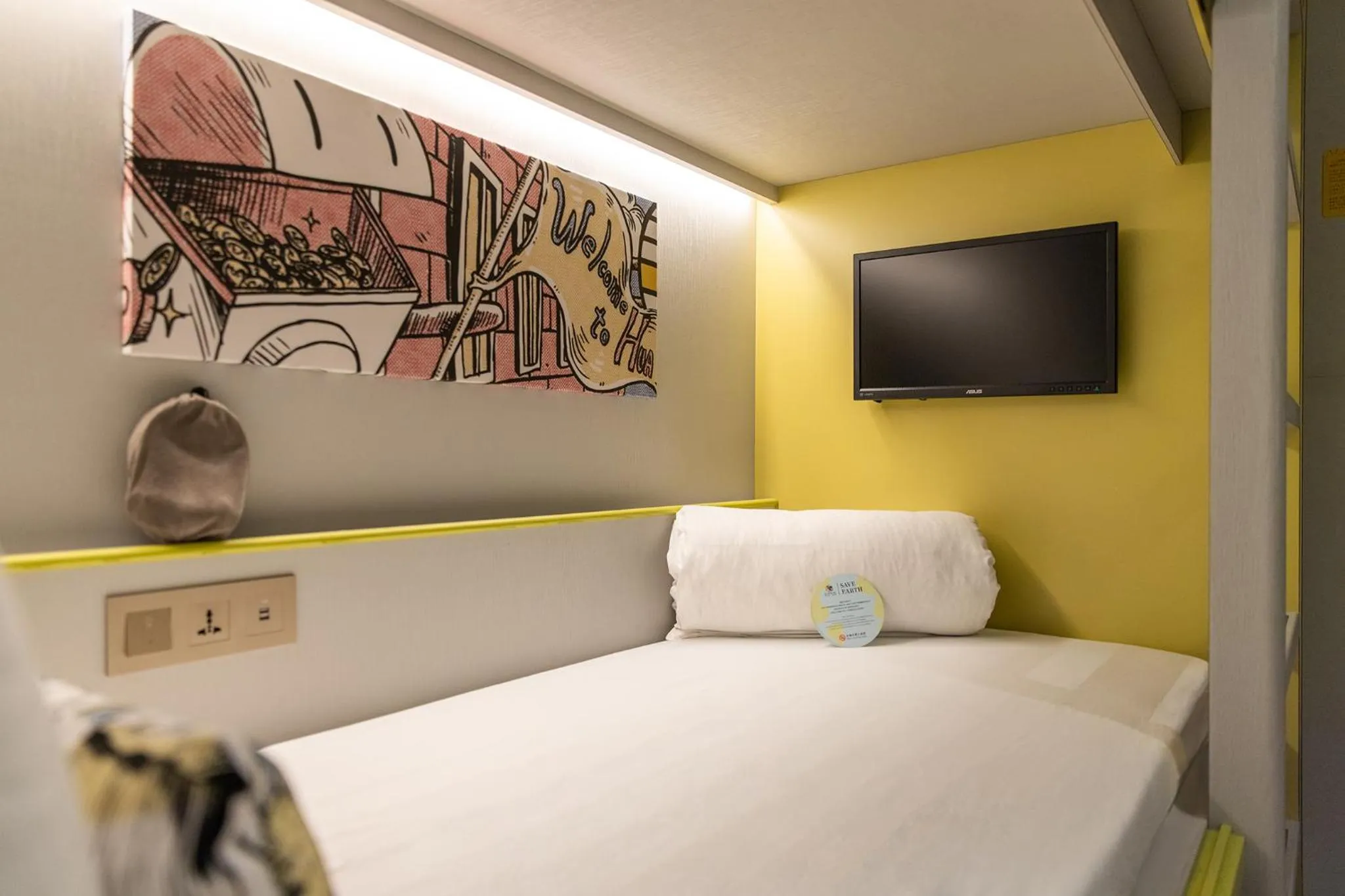 Bed in Hua Shan Din by Cosmos Creation - Huashan Creative Park