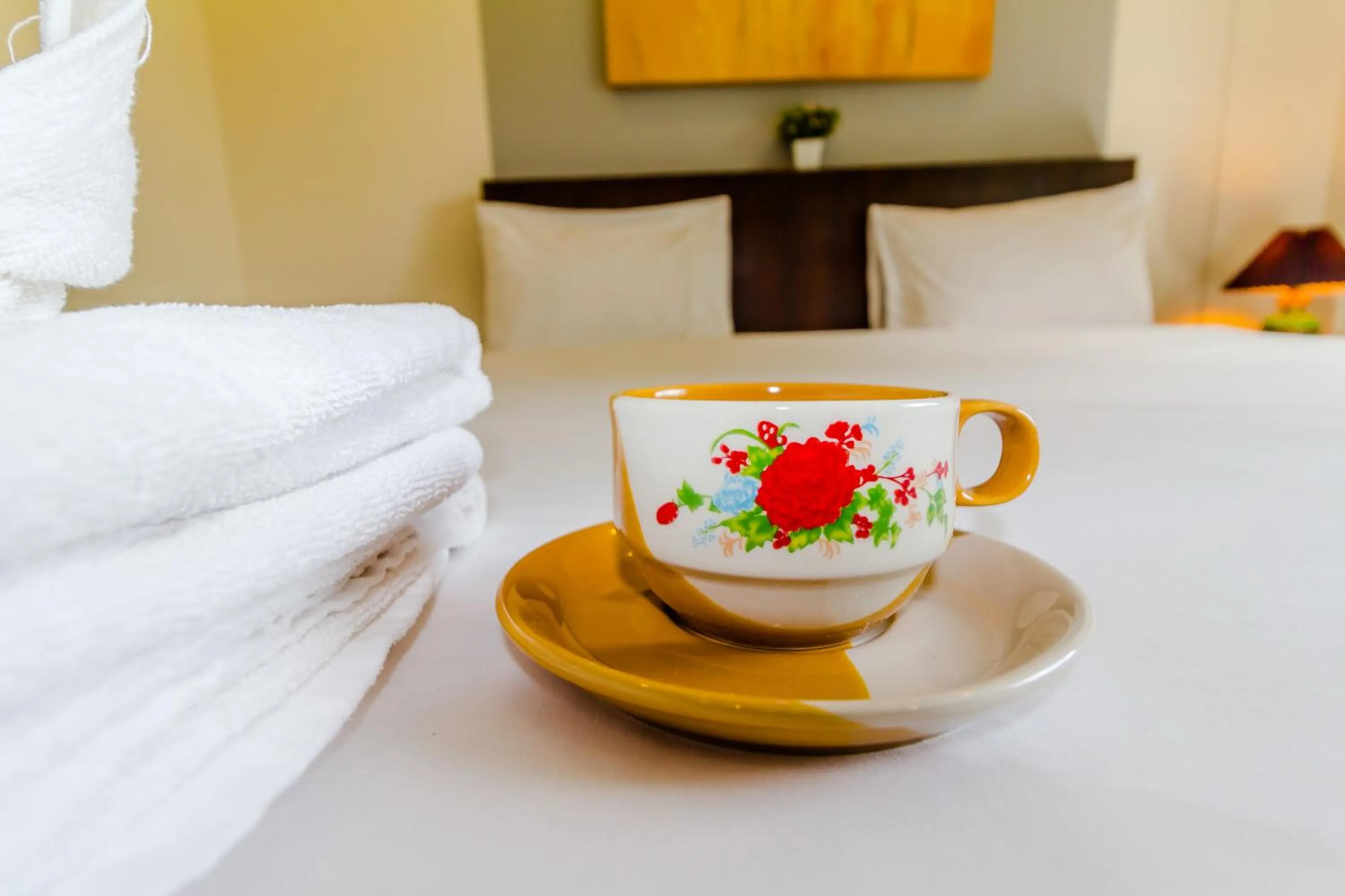 Coffee/tea facilities, Bed in Baan Yuyen Karon Guesthouse